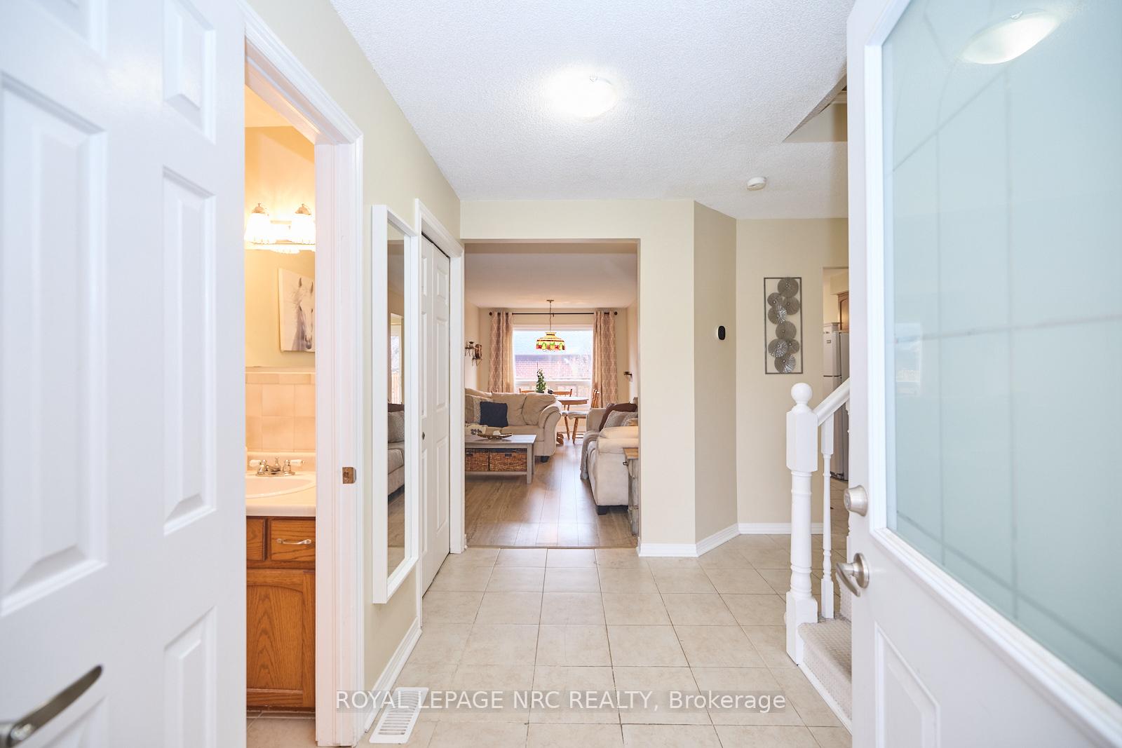 Photo 3 of Unit 4, 23 Dynasty Avenue, Hamilton, Stoney Creek — HOMEH