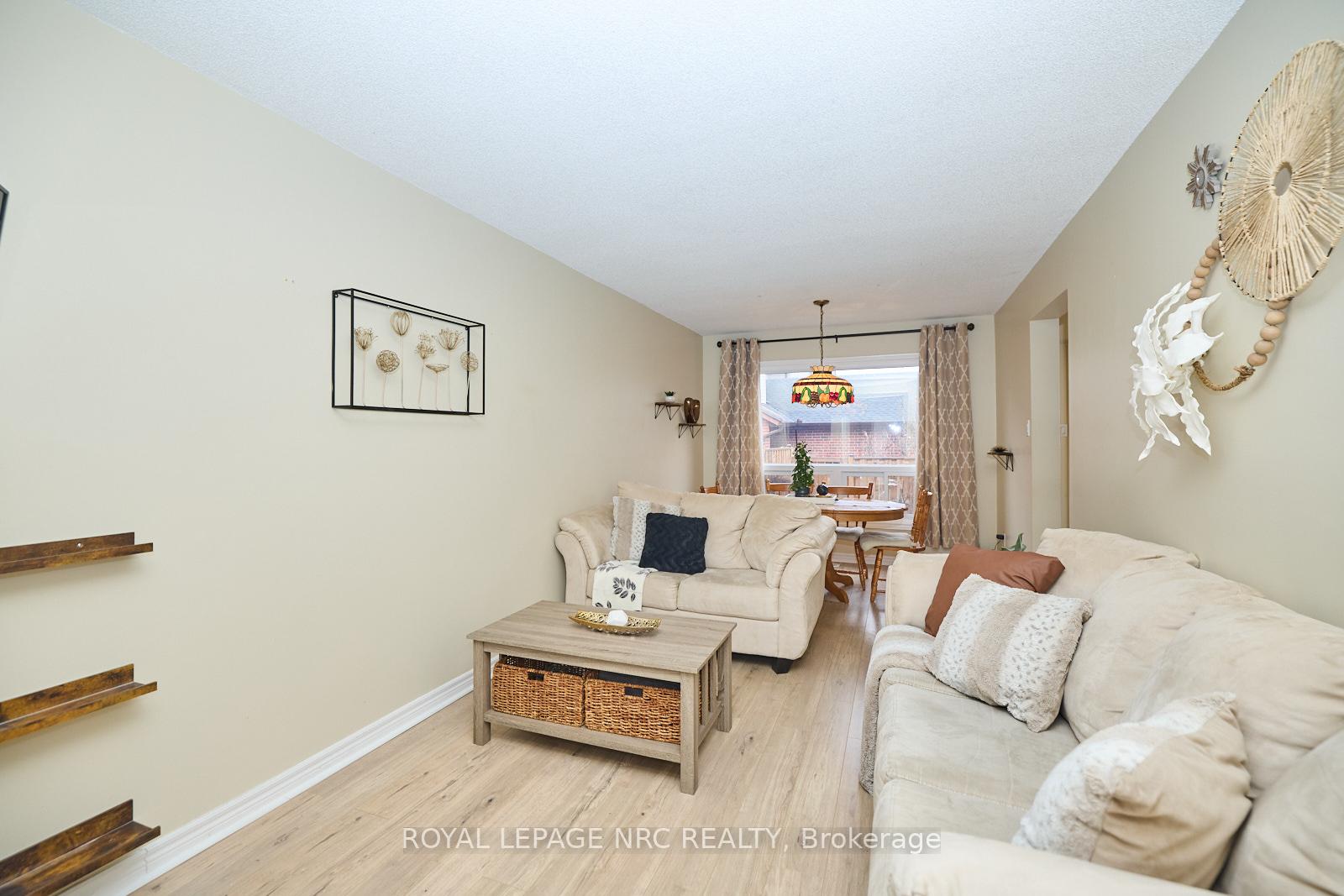 Photo 4 of Unit 4, 23 Dynasty Avenue, Hamilton, Stoney Creek — HOMEH