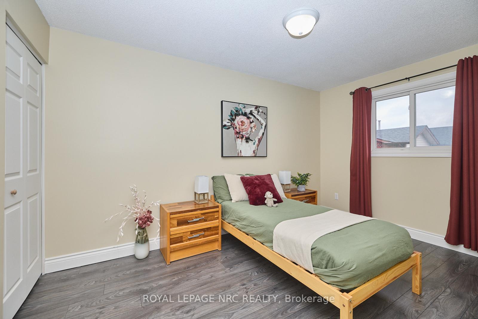 Photo 10 of Unit 4, 23 Dynasty Avenue, Hamilton, Stoney Creek — HOMEH