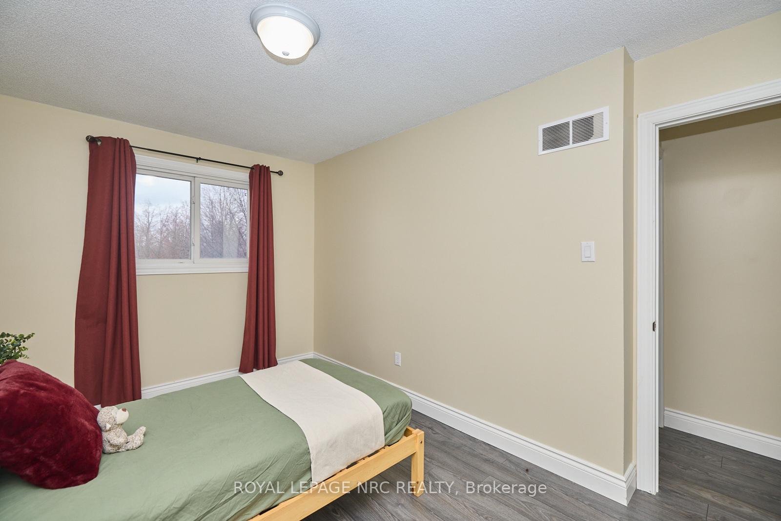 Photo 11 of Unit 4, 23 Dynasty Avenue, Hamilton, Stoney Creek — HOMEH