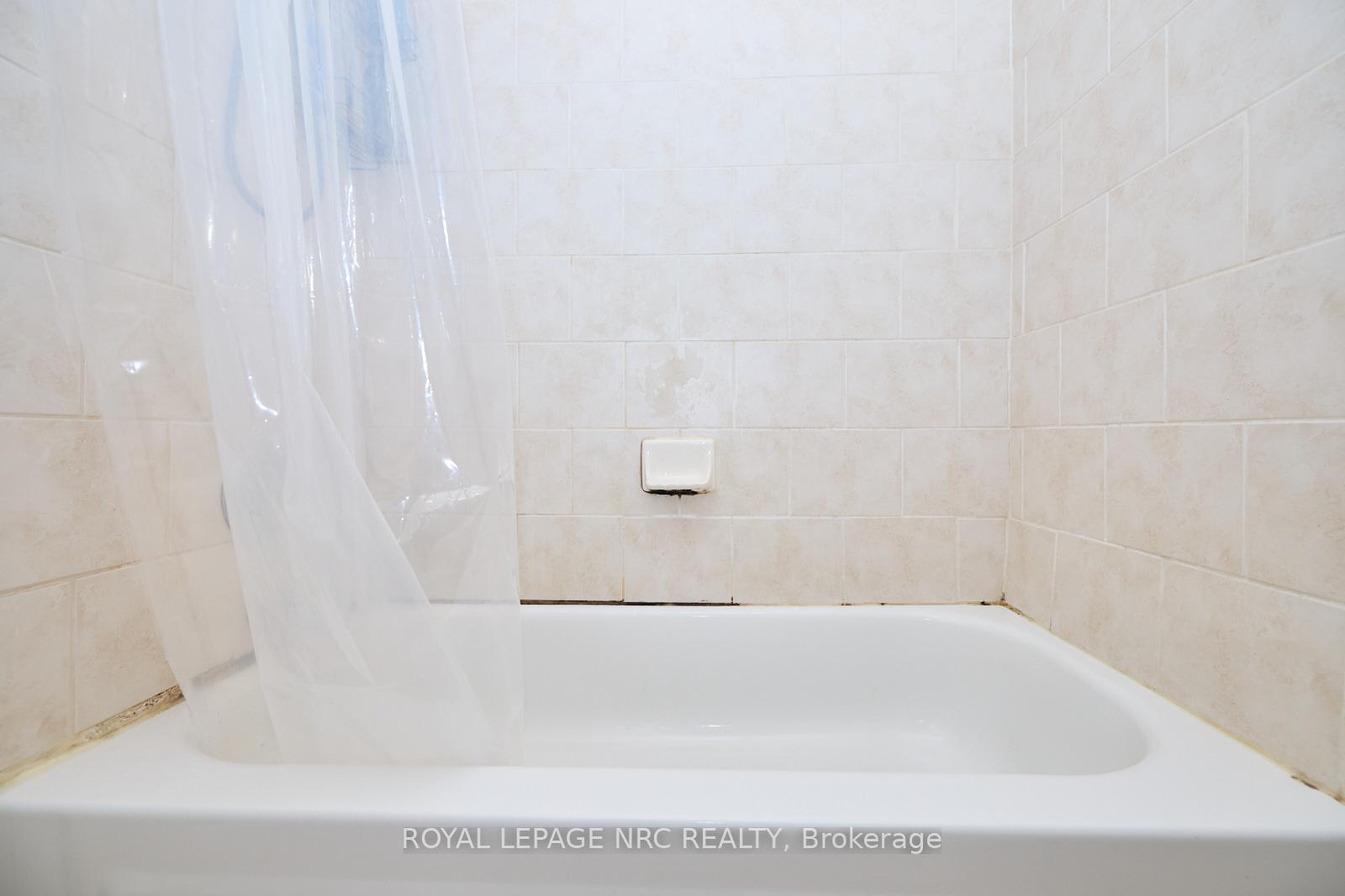 Photo 17 of Unit 4, 23 Dynasty Avenue, Hamilton, Stoney Creek — HOMEH