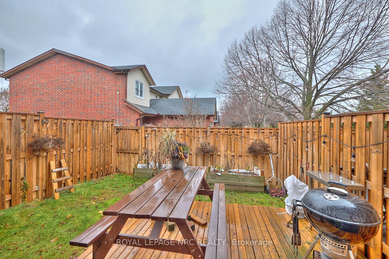 Photo 23 of Unit 4, 23 Dynasty Avenue, Hamilton, Stoney Creek — HOMEH