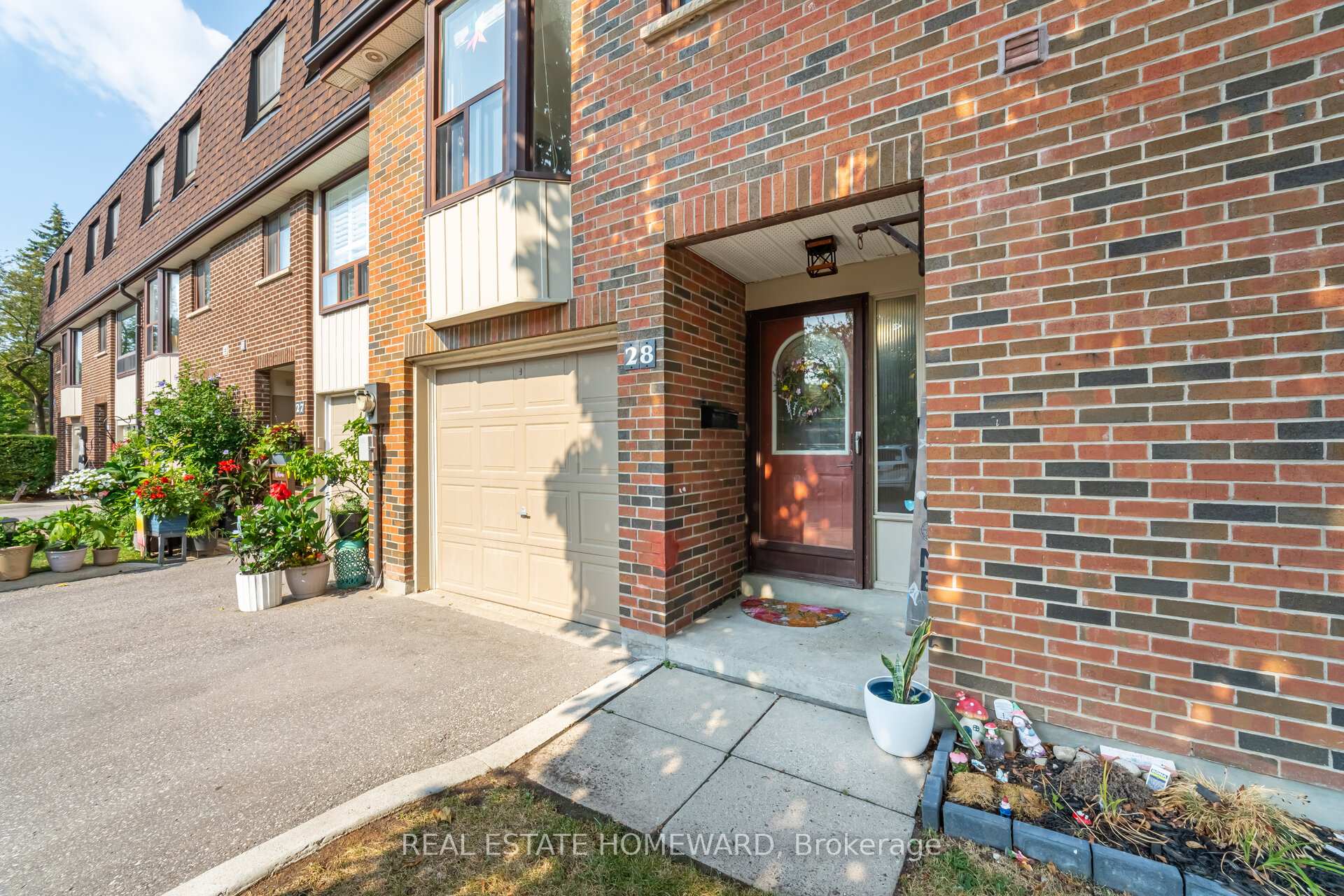 Photo 3 of Unit 28, 229 Jeffery Street, Whitby, Lynde Creek — HOMEH