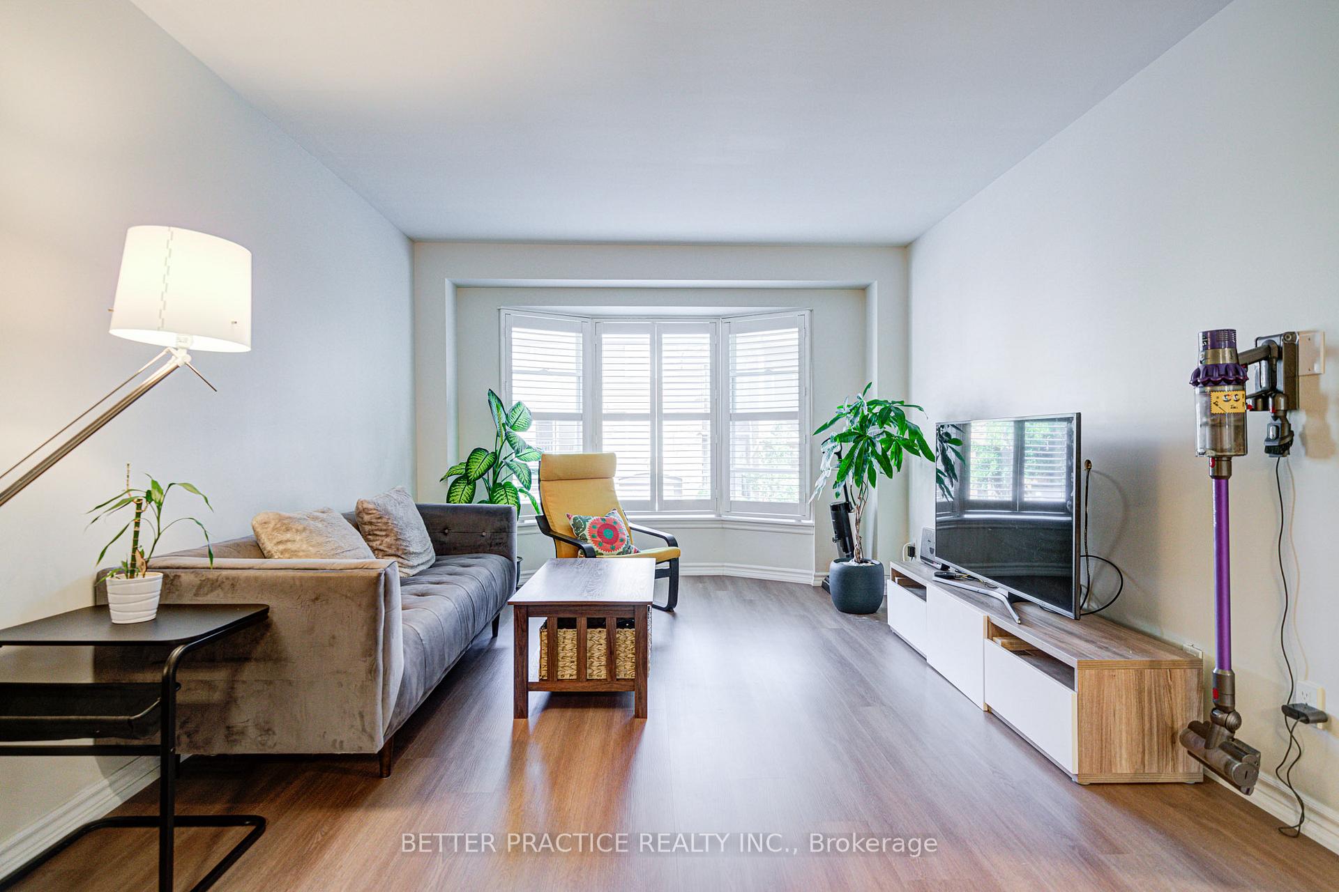 Photo 3 of 77 Nottinghill Road, Markham, German Mills — HOMEH
