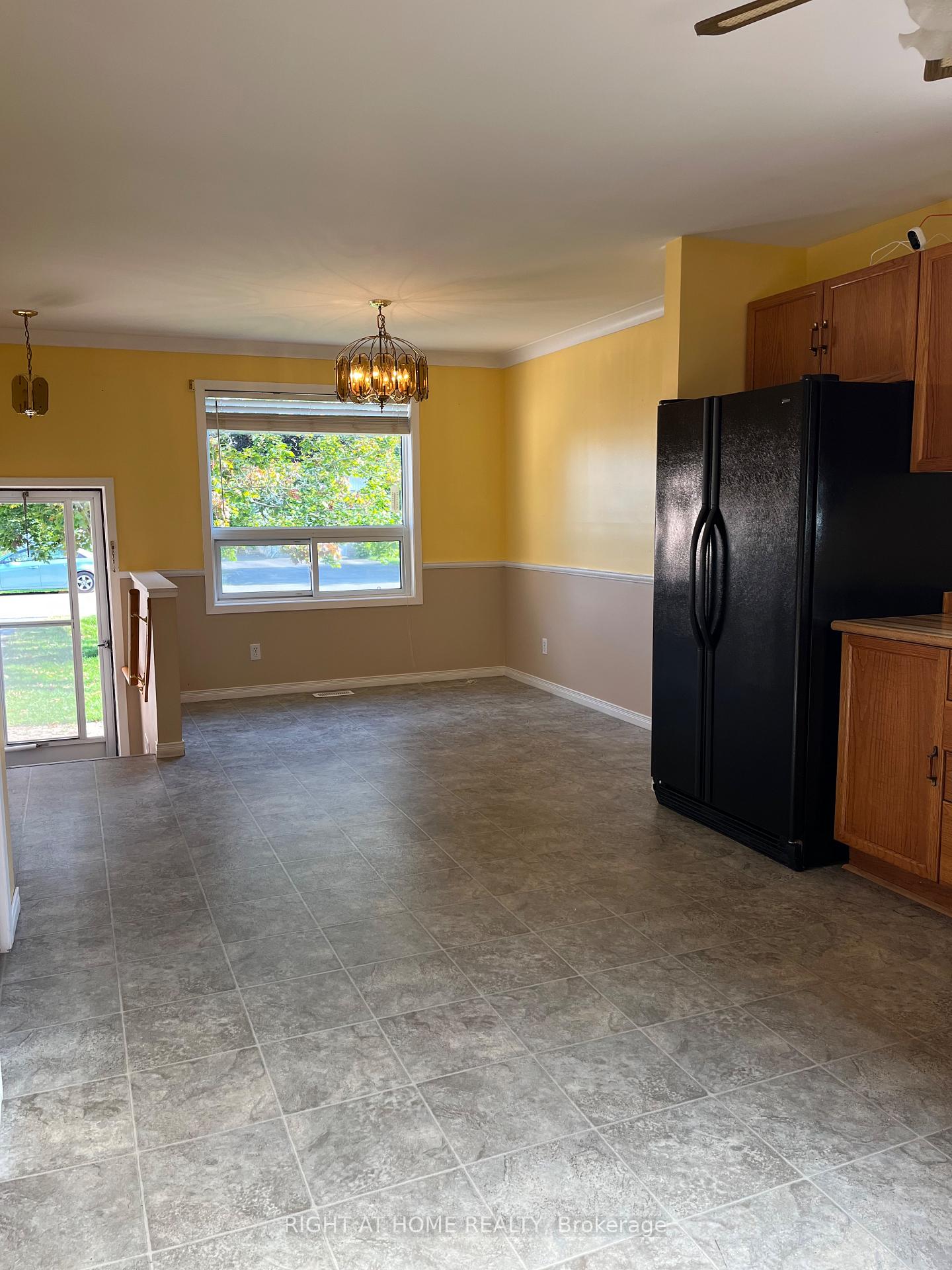 Photo 2 of 62 Beechwood Avenue, Brock, Beaverton — HOMEH