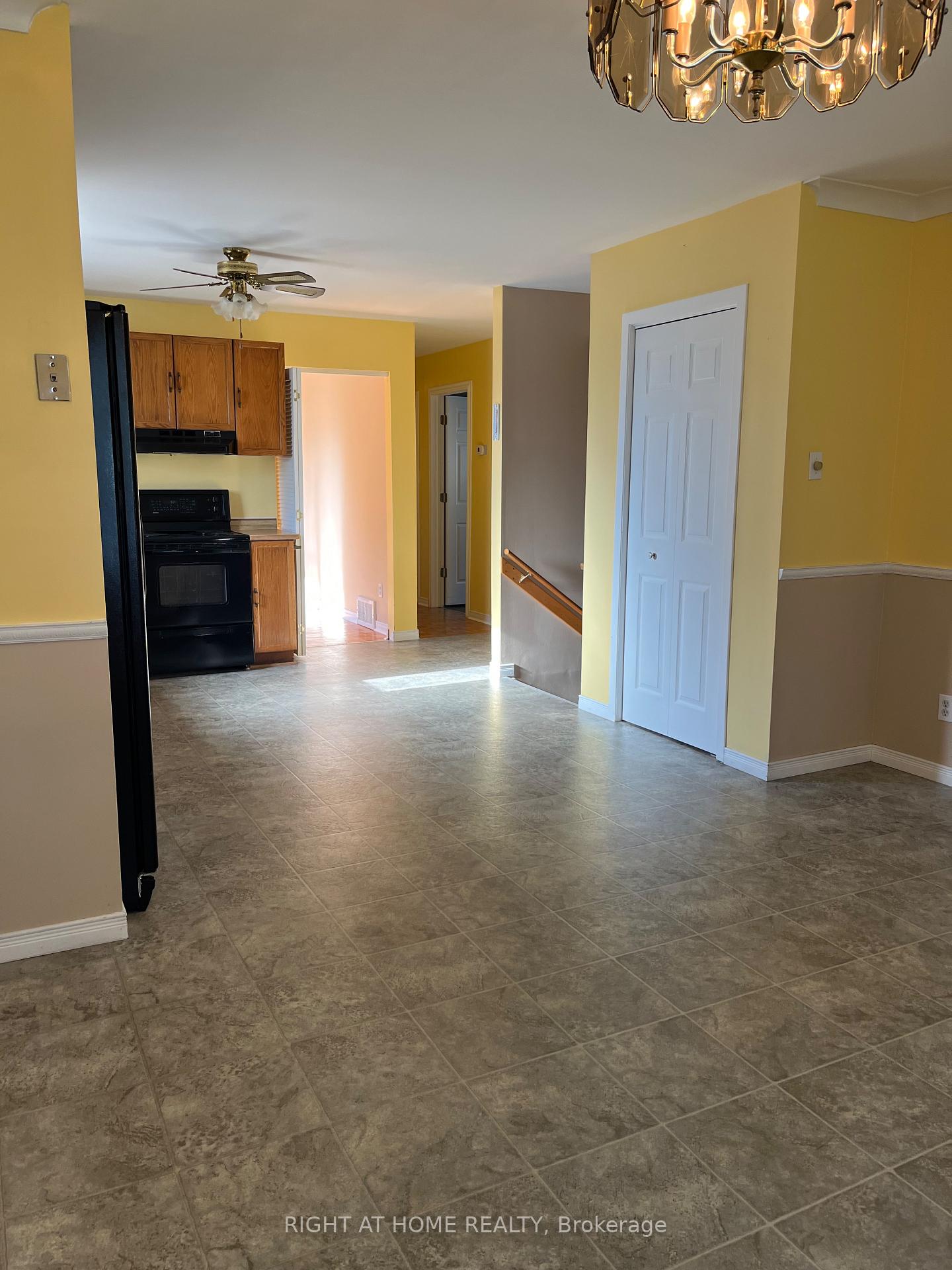 Photo 5 of 62 Beechwood Avenue, Brock, Beaverton — HOMEH