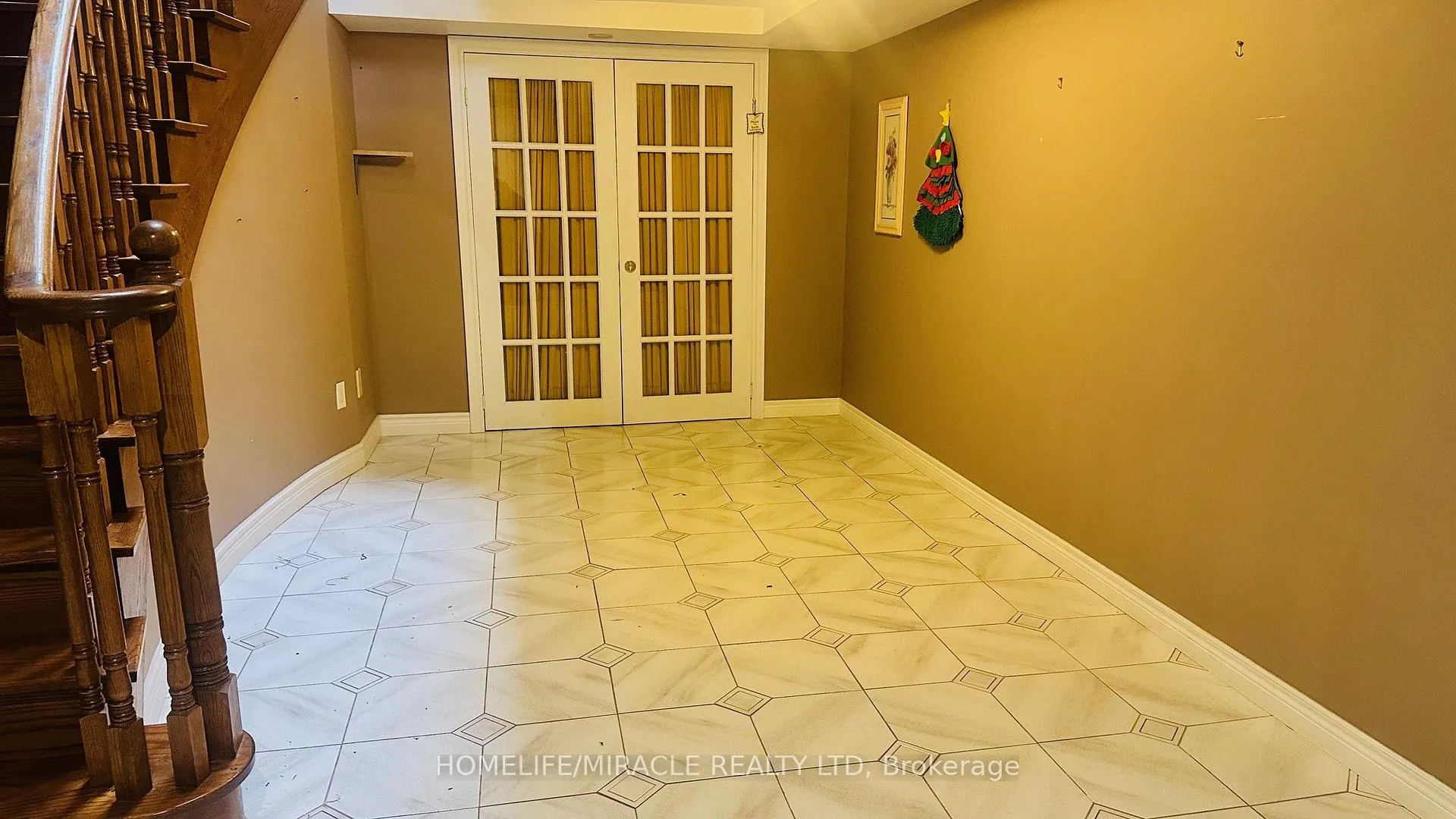 Photo 5 of 85 Harlow Crescent, Etobicoke, Thistletown-Beaumonde Heights — HOMEH