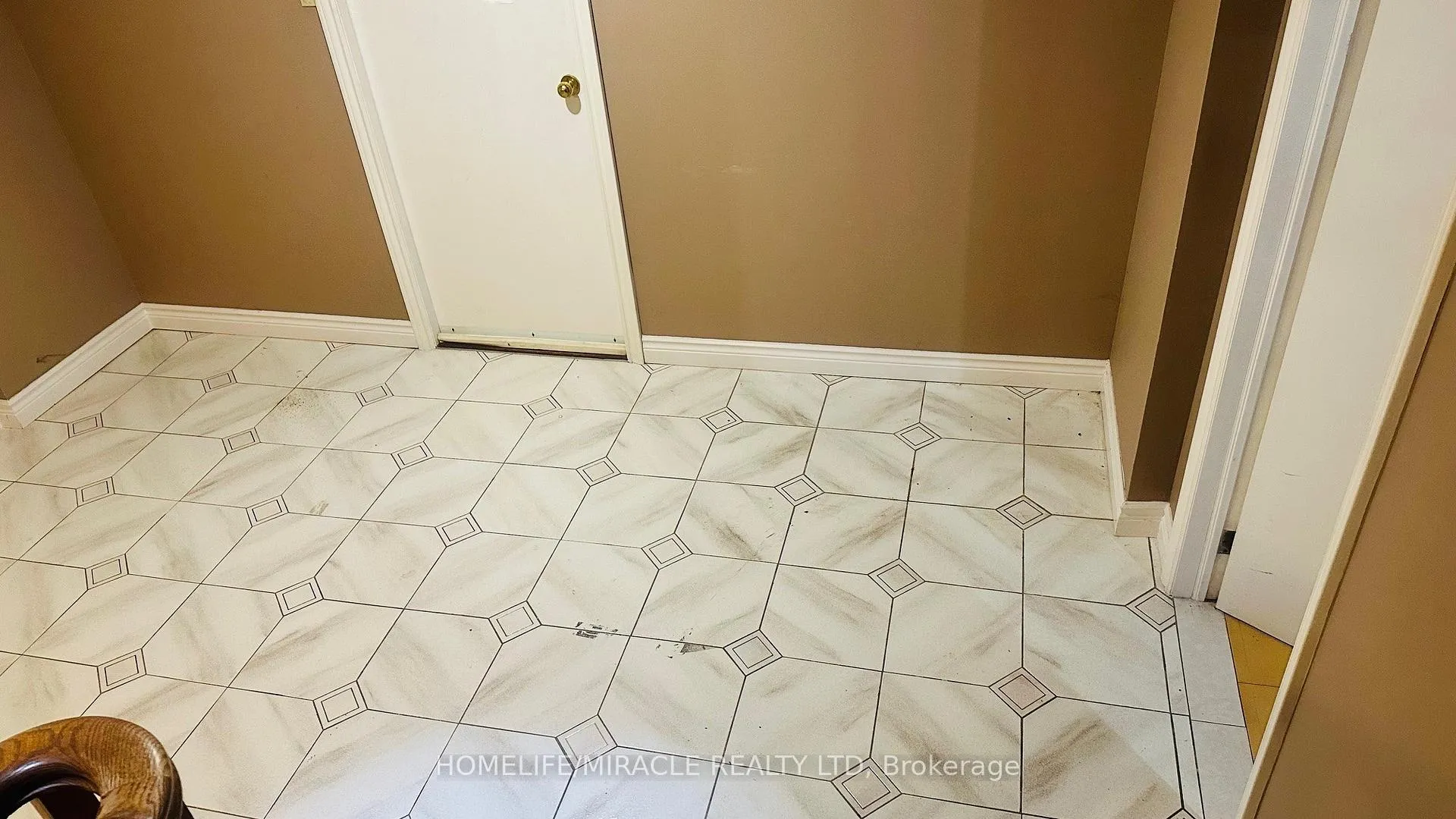 Photo 9 of 85 Harlow Crescent, Etobicoke, Thistletown-Beaumonde Heights — HOMEH