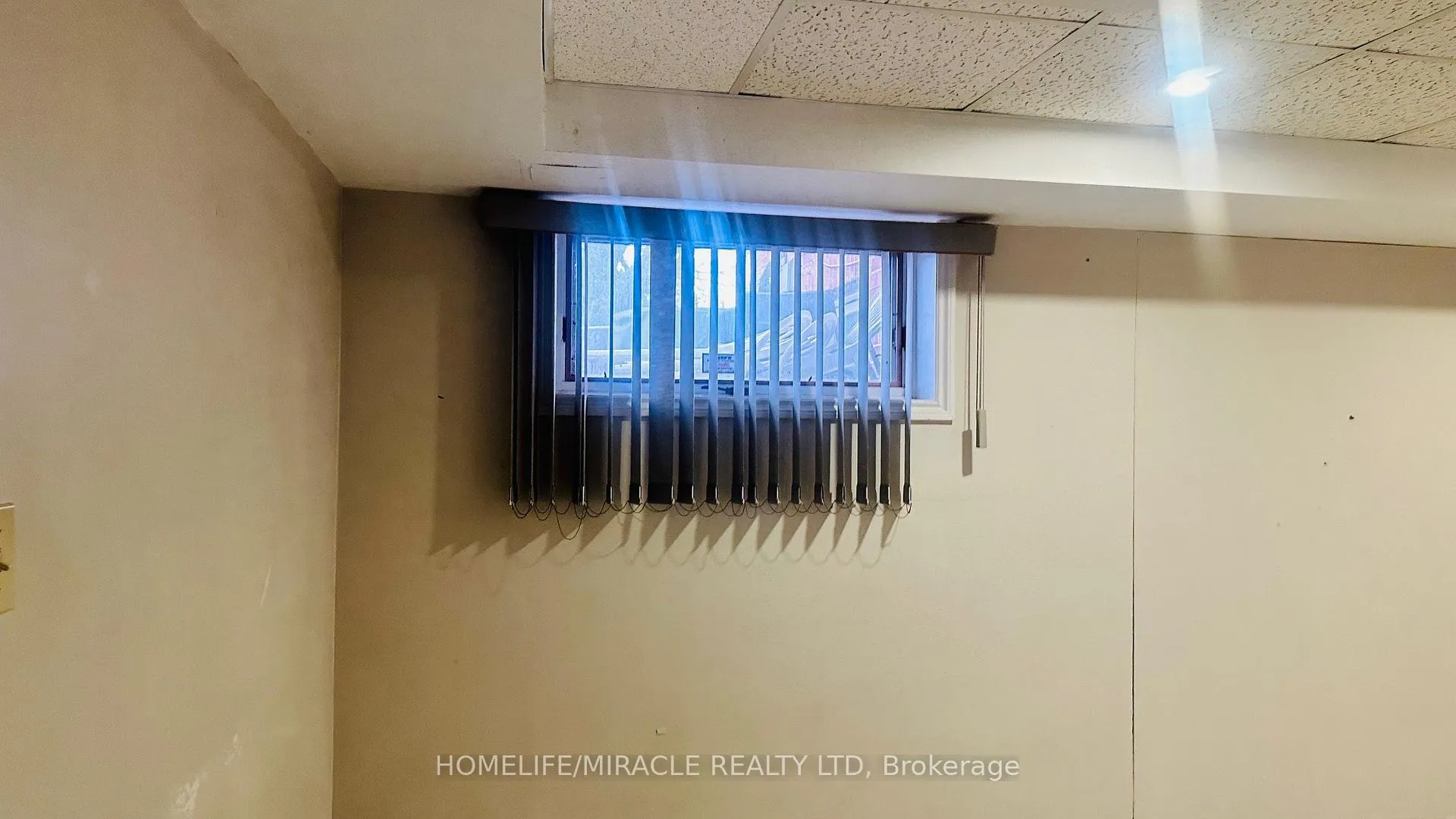 Photo 17 of 85 Harlow Crescent, Etobicoke, Thistletown-Beaumonde Heights — HOMEH