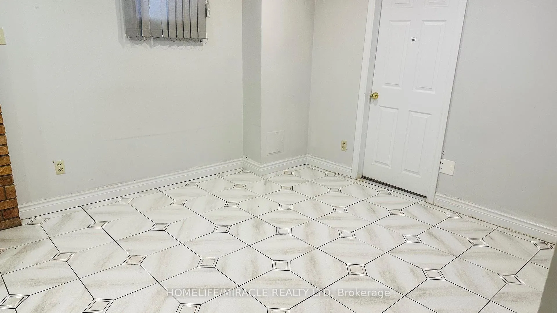 Photo 22 of 85 Harlow Crescent, Etobicoke, Thistletown-Beaumonde Heights — HOMEH