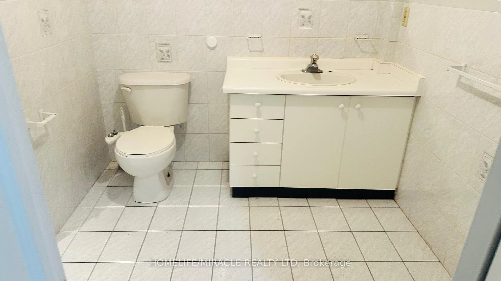 Photo 26 of 85 Harlow Crescent, Etobicoke, Thistletown-Beaumonde Heights — HOMEH