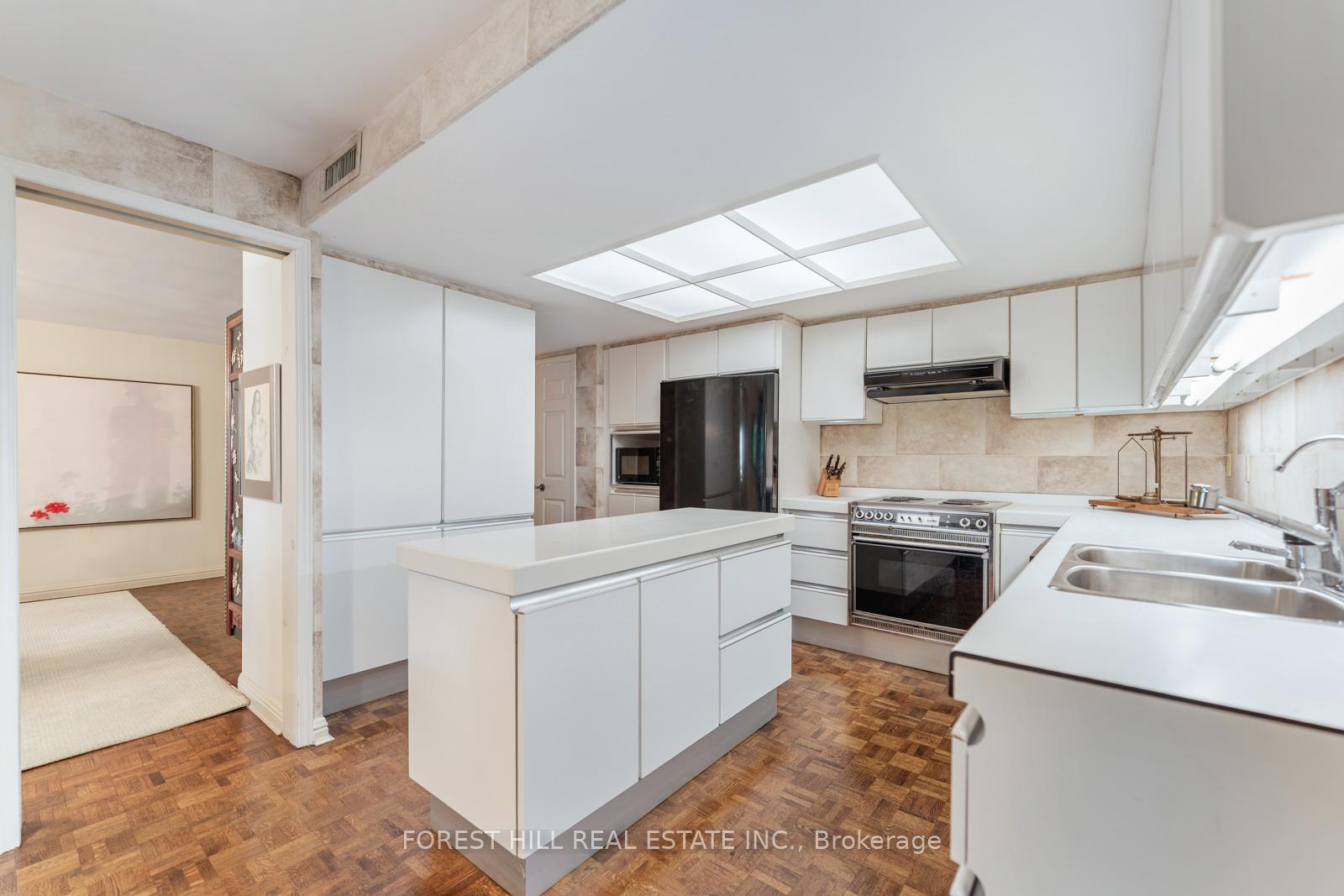 Photo 20 of Unit 815, 3900 Yonge Street, Toronto, Bedford Park-Nortown — HOMEH
