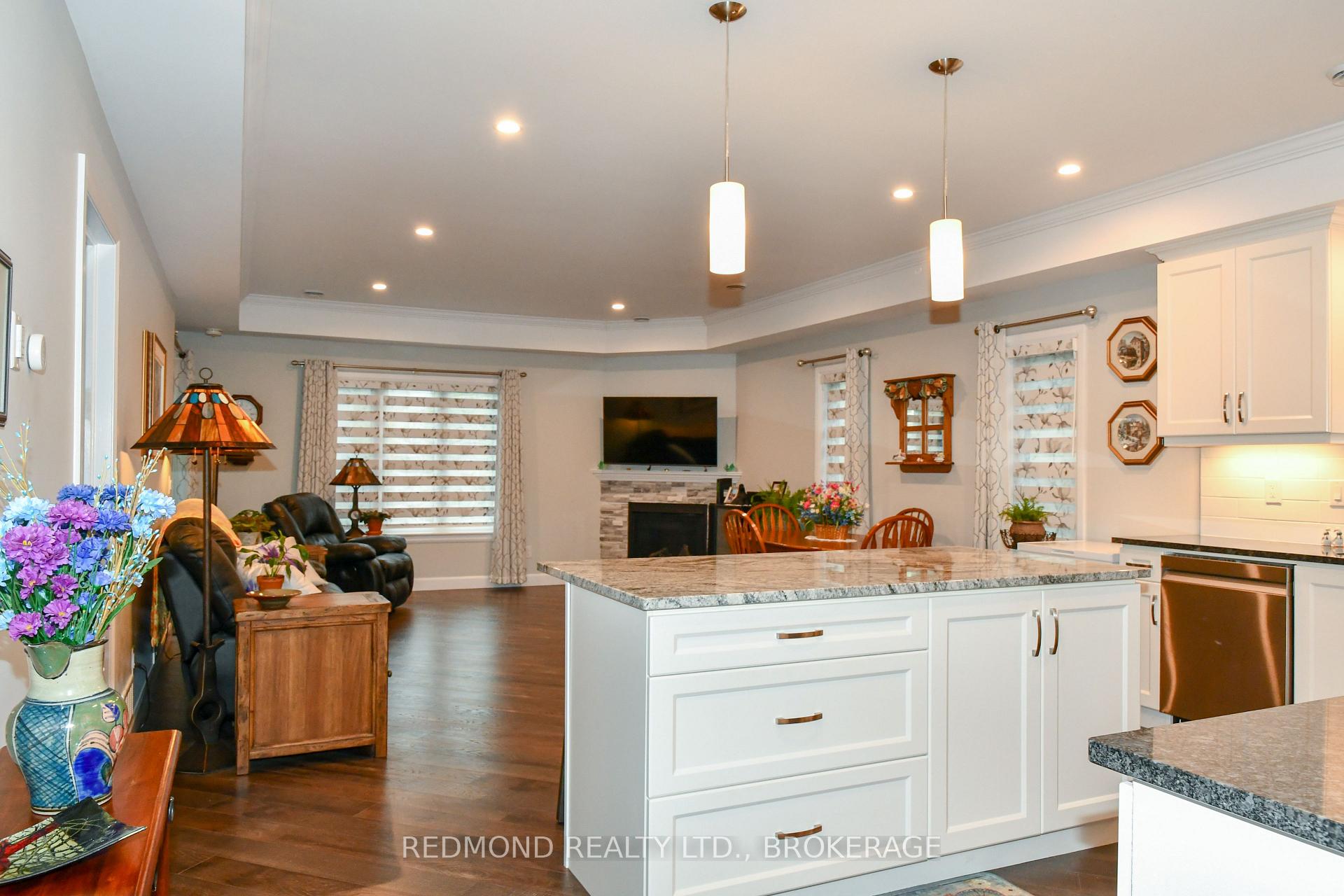 Photo 6 of 201 Wilmer Avenue, Gananoque — HOMEH