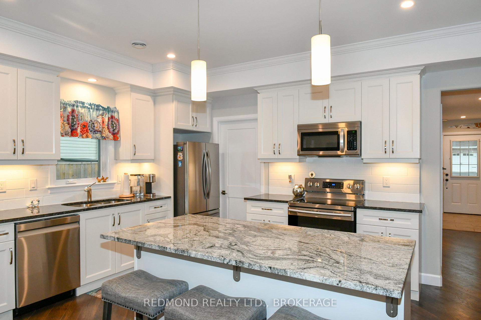 Photo 10 of 201 Wilmer Avenue, Gananoque — HOMEH