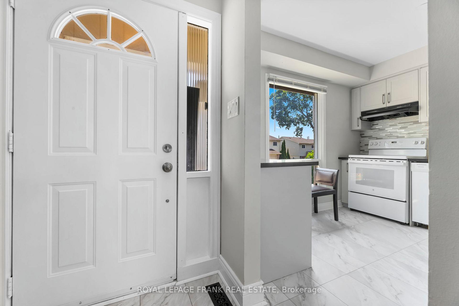 Photo 5 of Unit 32, 611 Galahad Drive, Oshawa, Eastdale — HOMEH