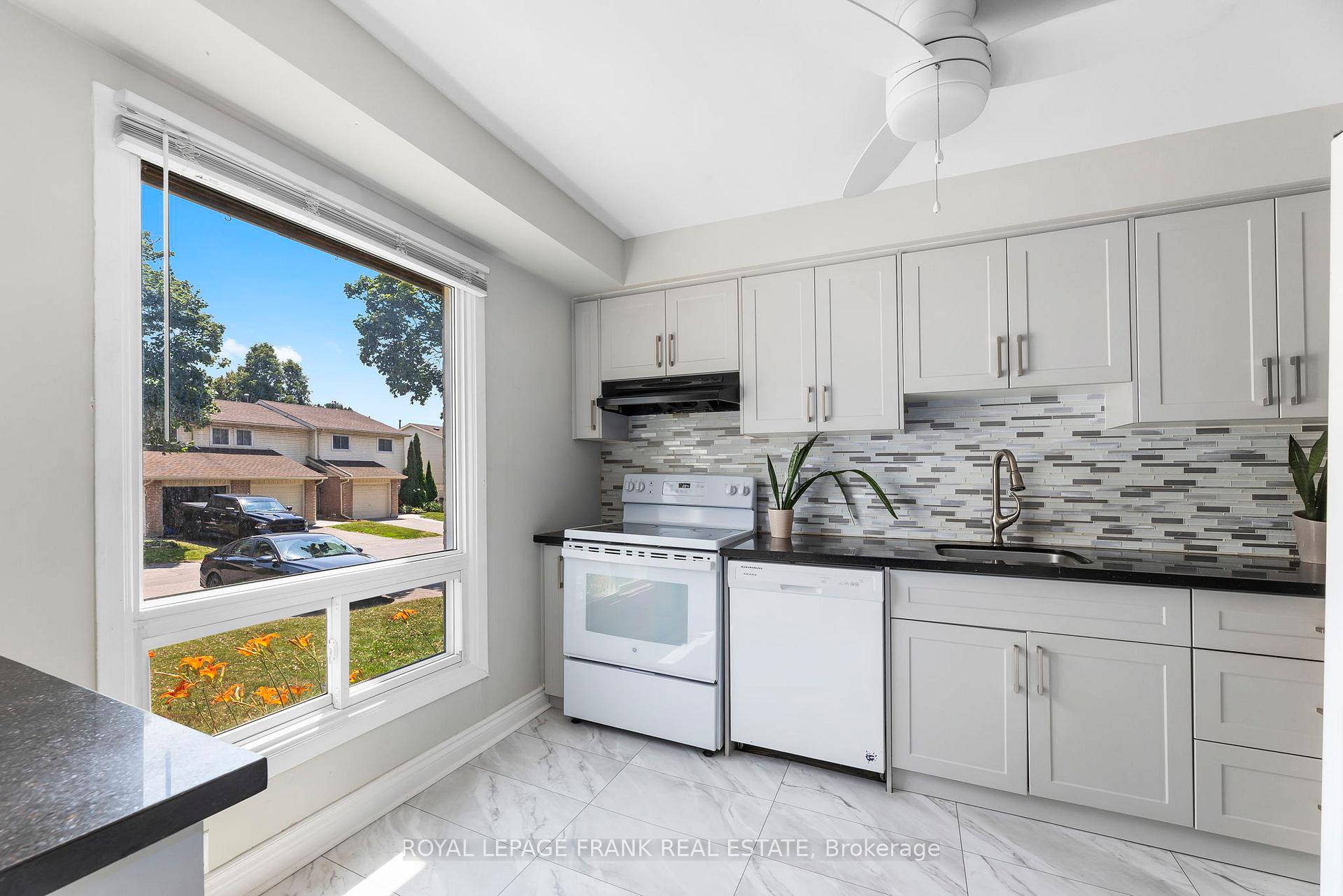 Photo 8 of Unit 32, 611 Galahad Drive, Oshawa, Eastdale — HOMEH