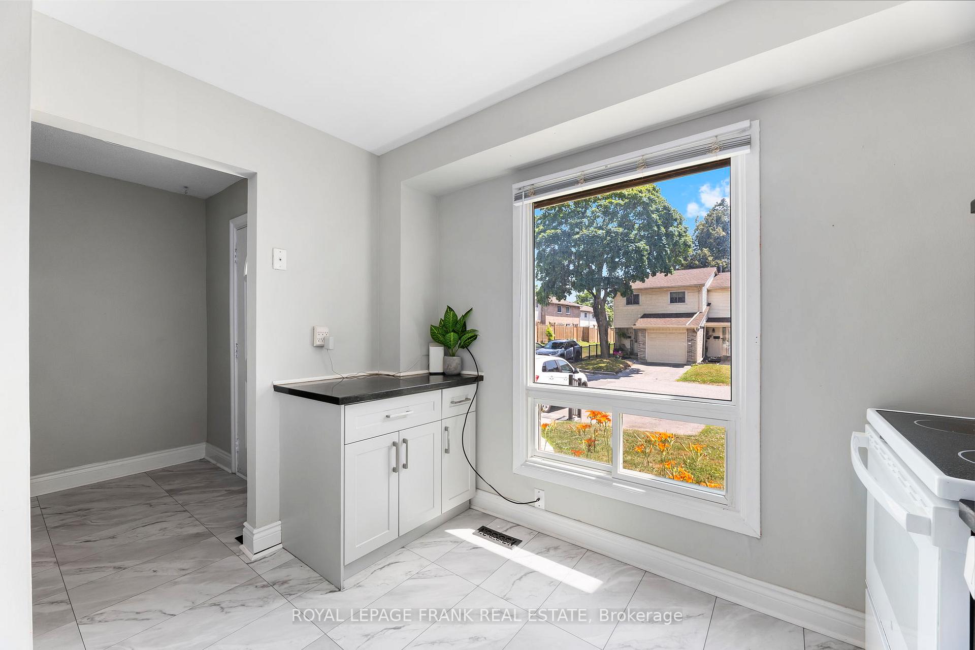 Photo 10 of Unit 32, 611 Galahad Drive, Oshawa, Eastdale — HOMEH