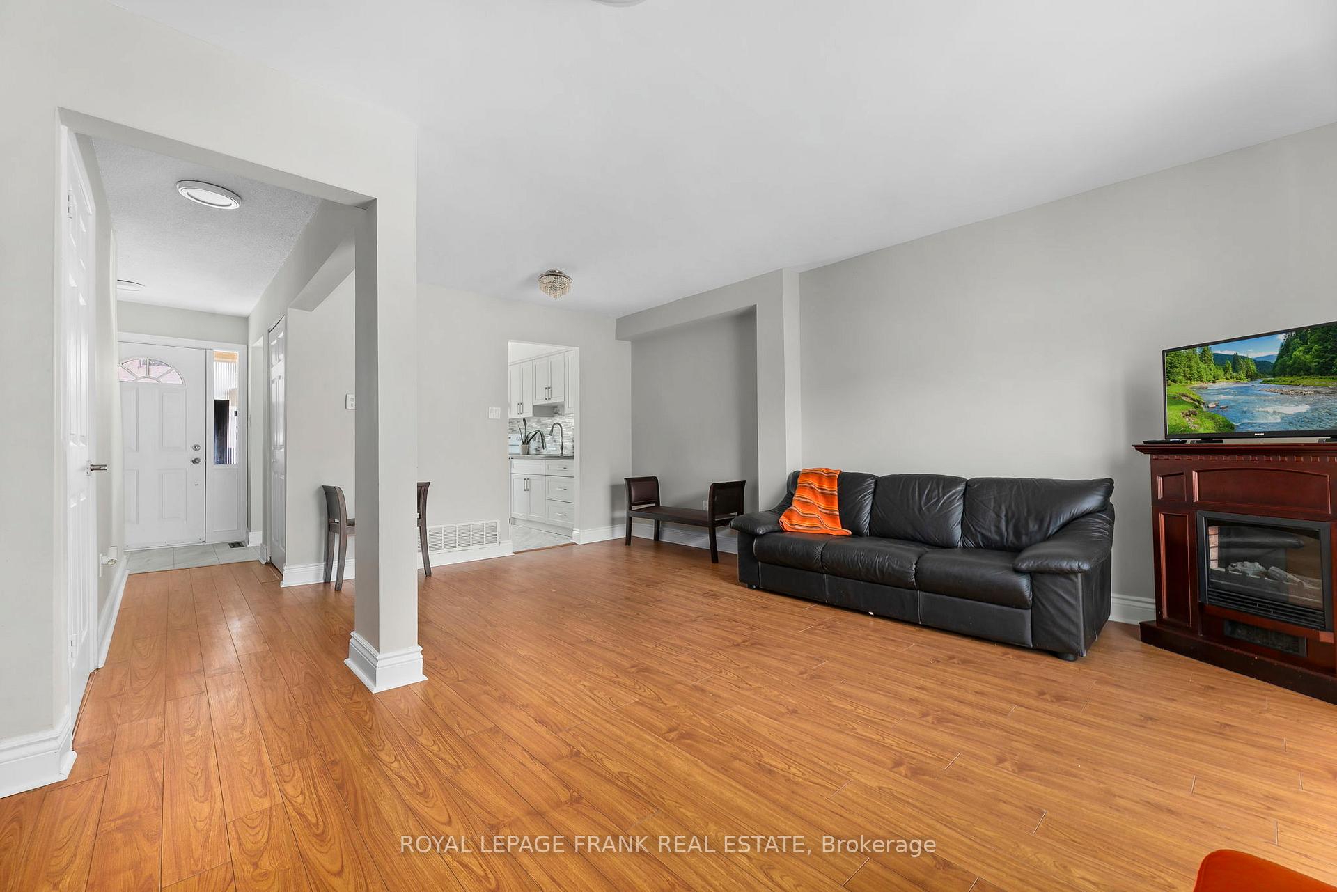Photo 12 of Unit 32, 611 Galahad Drive, Oshawa, Eastdale — HOMEH