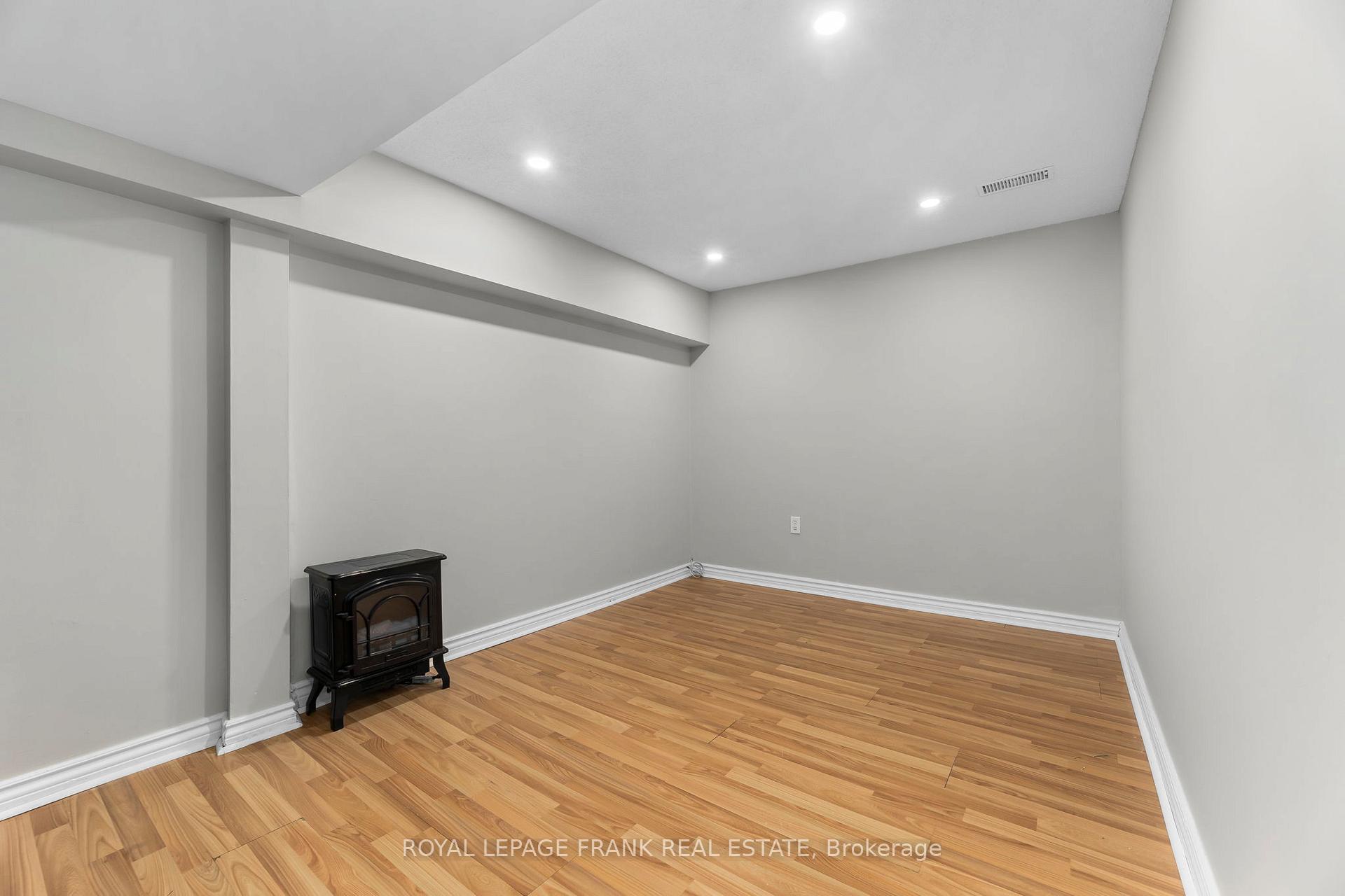 Photo 23 of Unit 32, 611 Galahad Drive, Oshawa, Eastdale — HOMEH