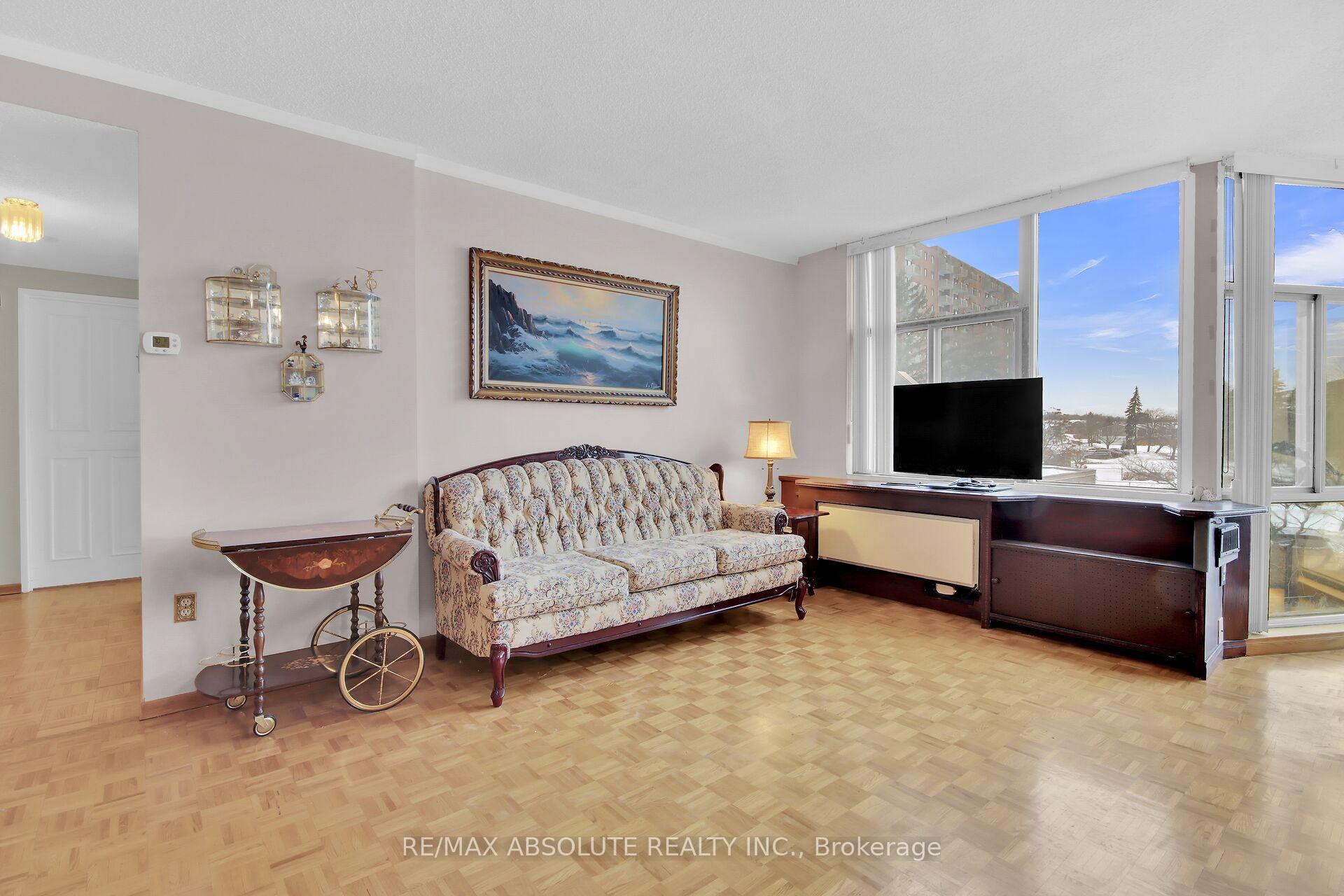 Photo 9 of Unit 207, 2759 Carousel Crescent, Ottawa, Emerald Woods/Sawmill Creek — HOMEH