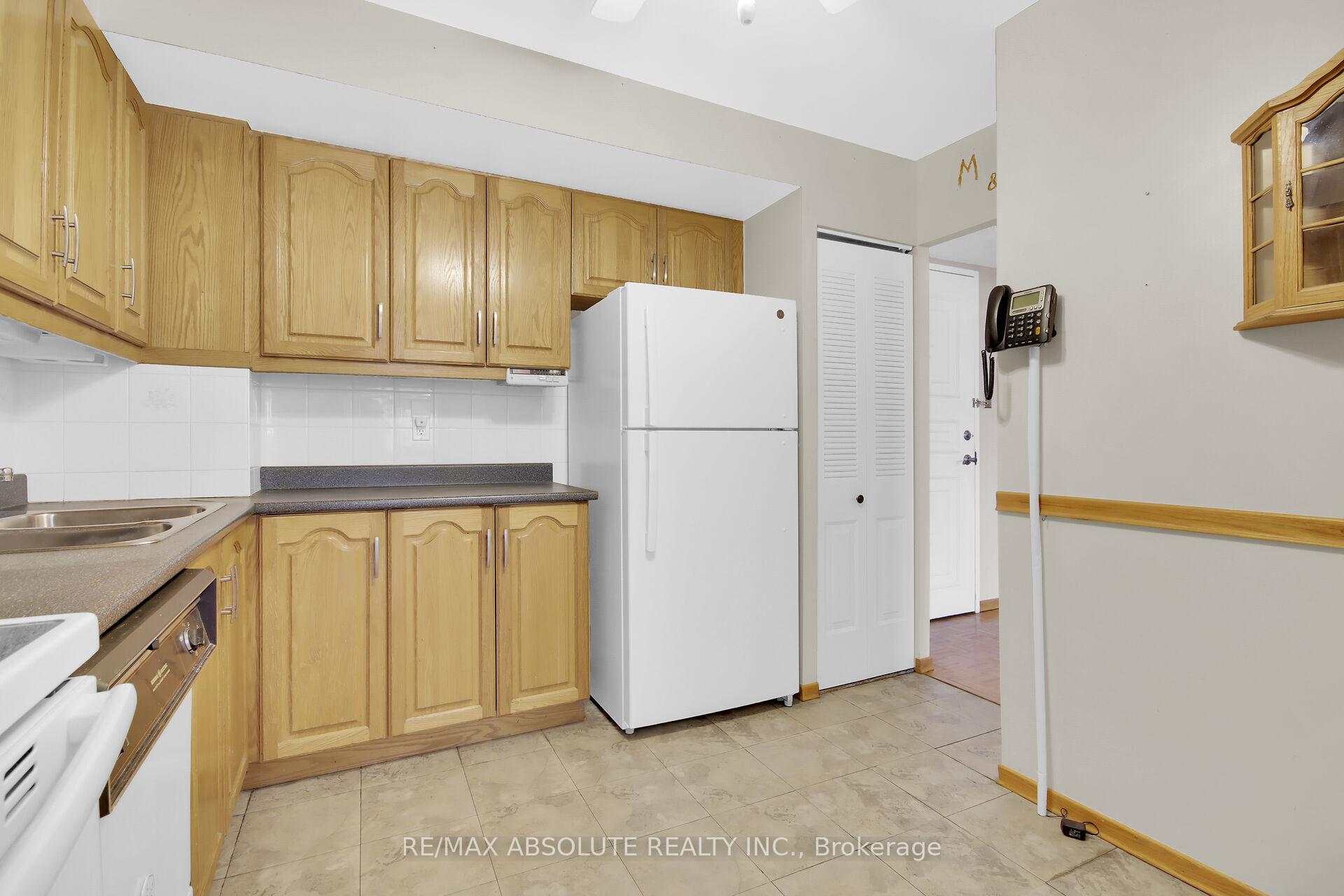 Photo 14 of Unit 207, 2759 Carousel Crescent, Ottawa, Emerald Woods/Sawmill Creek — HOMEH
