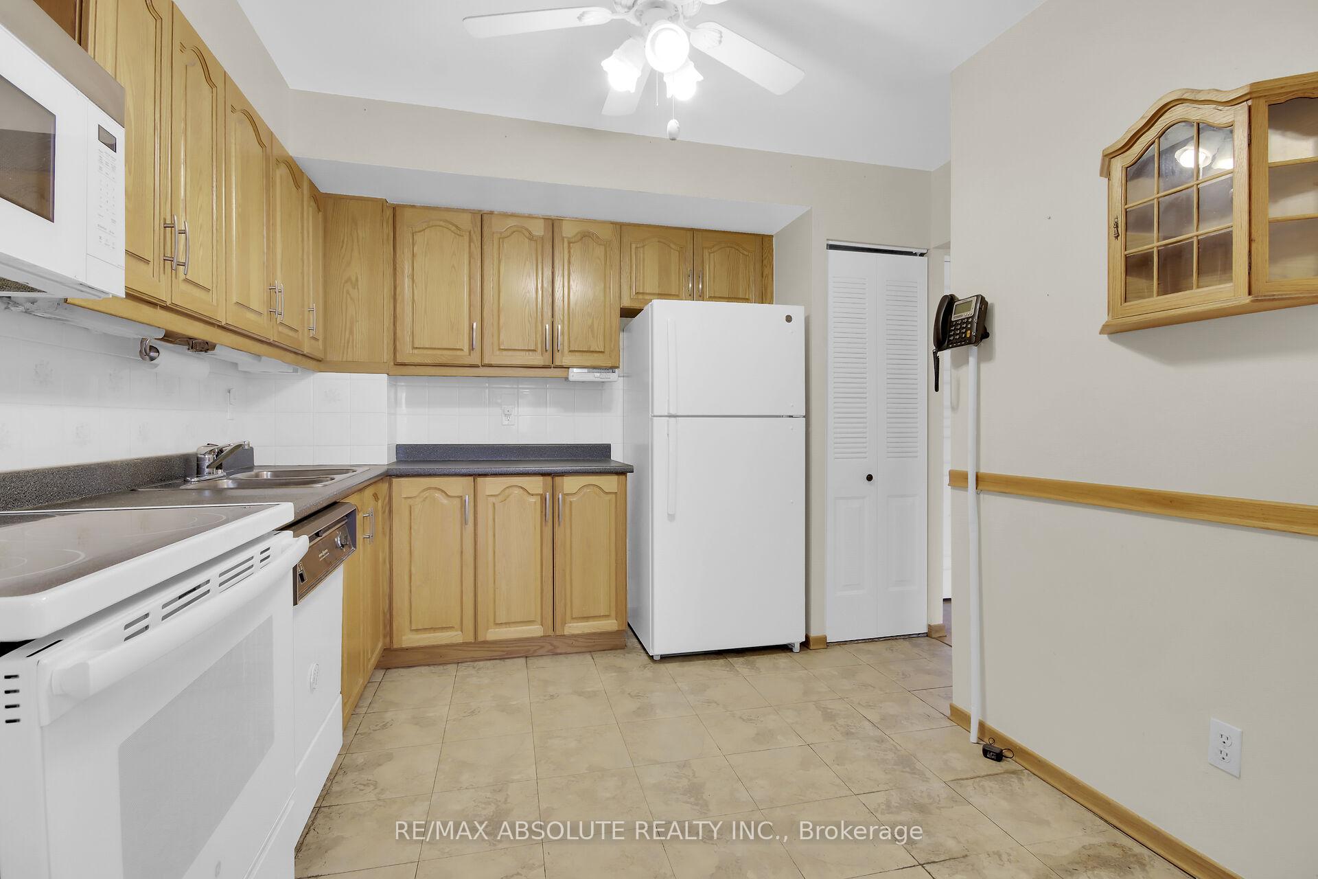 Photo 15 of Unit 207, 2759 Carousel Crescent, Ottawa, Emerald Woods/Sawmill Creek — HOMEH