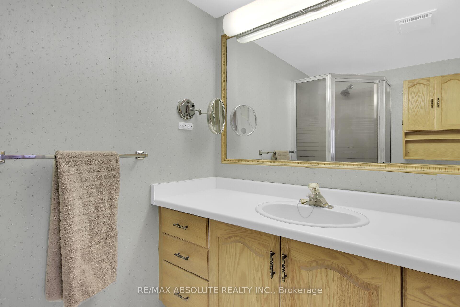 Photo 22 of Unit 207, 2759 Carousel Crescent, Ottawa, Emerald Woods/Sawmill Creek — HOMEH