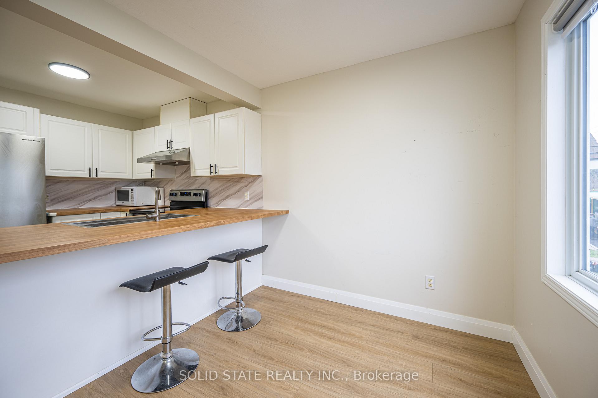 Photo 5 of Unit 13, 601 Columbia Forest Boulevard, Waterloo — HOMEH