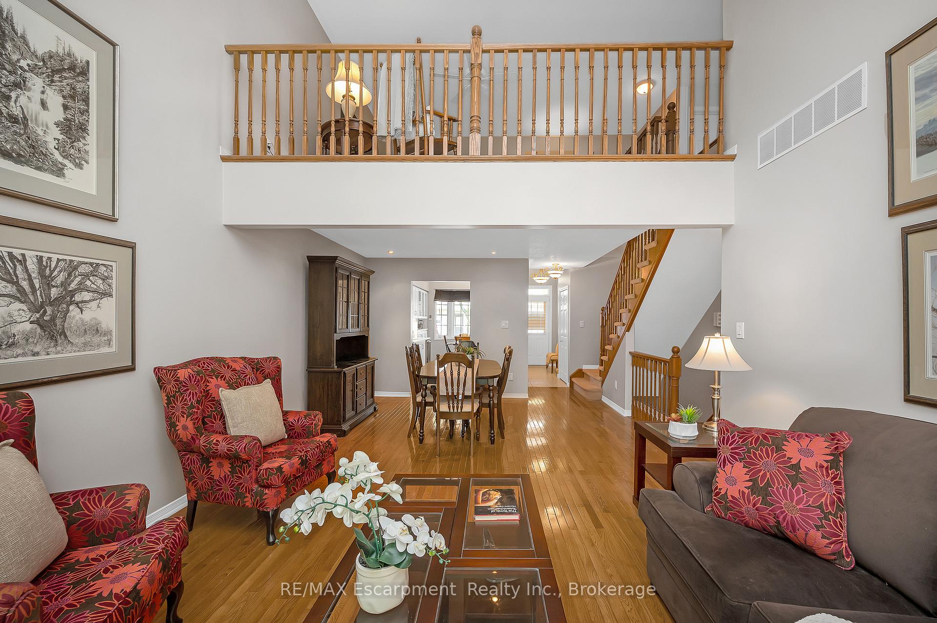 Photo 12 of Unit 18, 212 Stonehenge Drive, Hamilton, Meadowlands — HOMEH