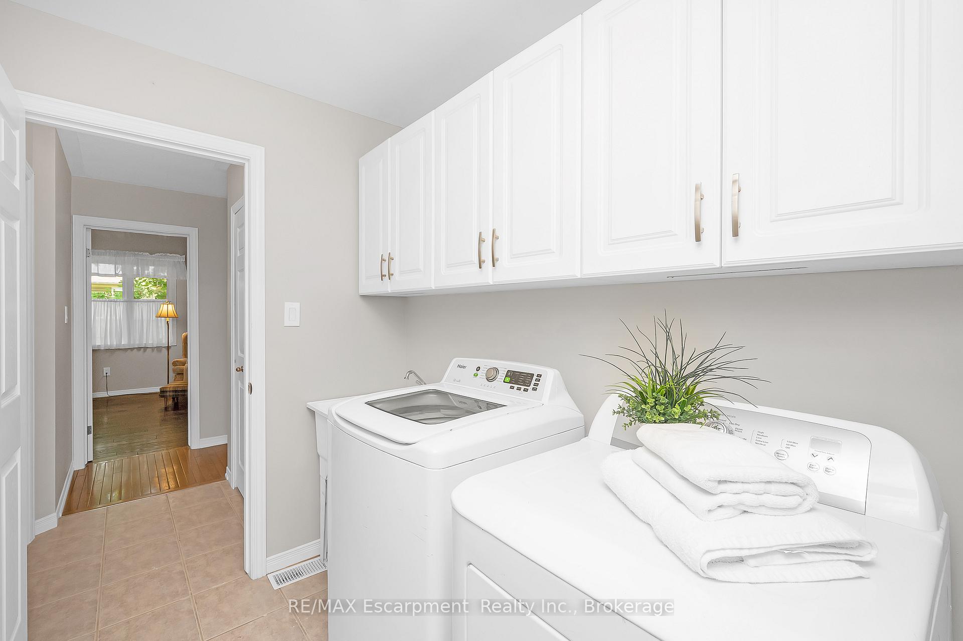 Photo 24 of Unit 18, 212 Stonehenge Drive, Hamilton, Meadowlands — HOMEH