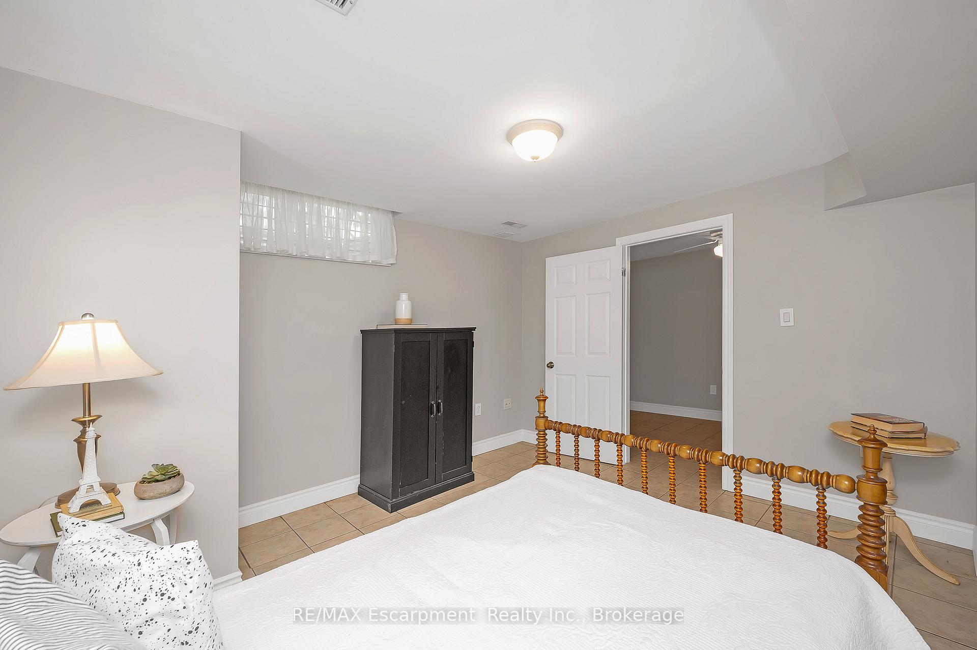 Photo 34 of Unit 18, 212 Stonehenge Drive, Hamilton, Meadowlands — HOMEH