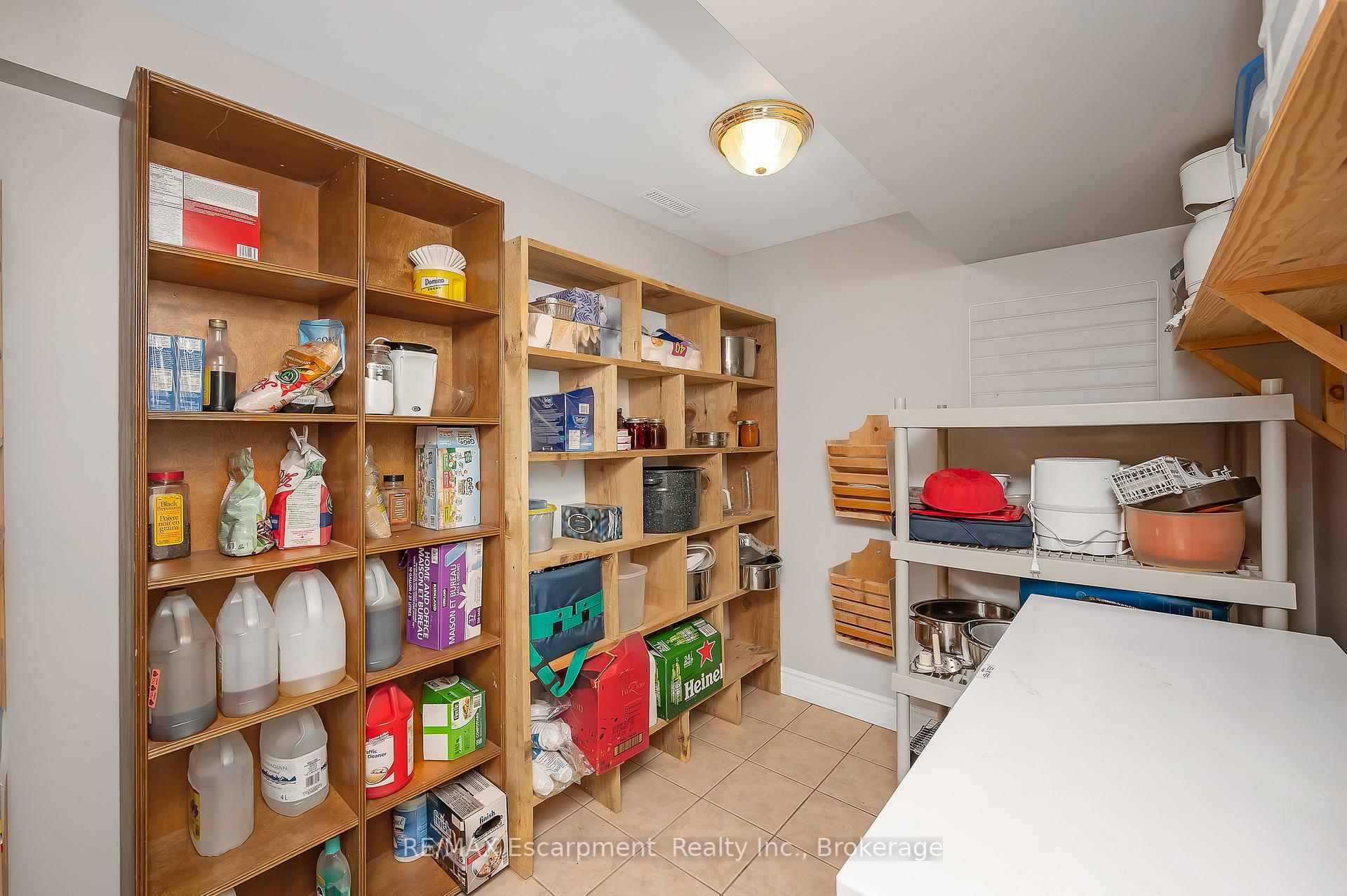Photo 39 of Unit 18, 212 Stonehenge Drive, Hamilton, Meadowlands — HOMEH