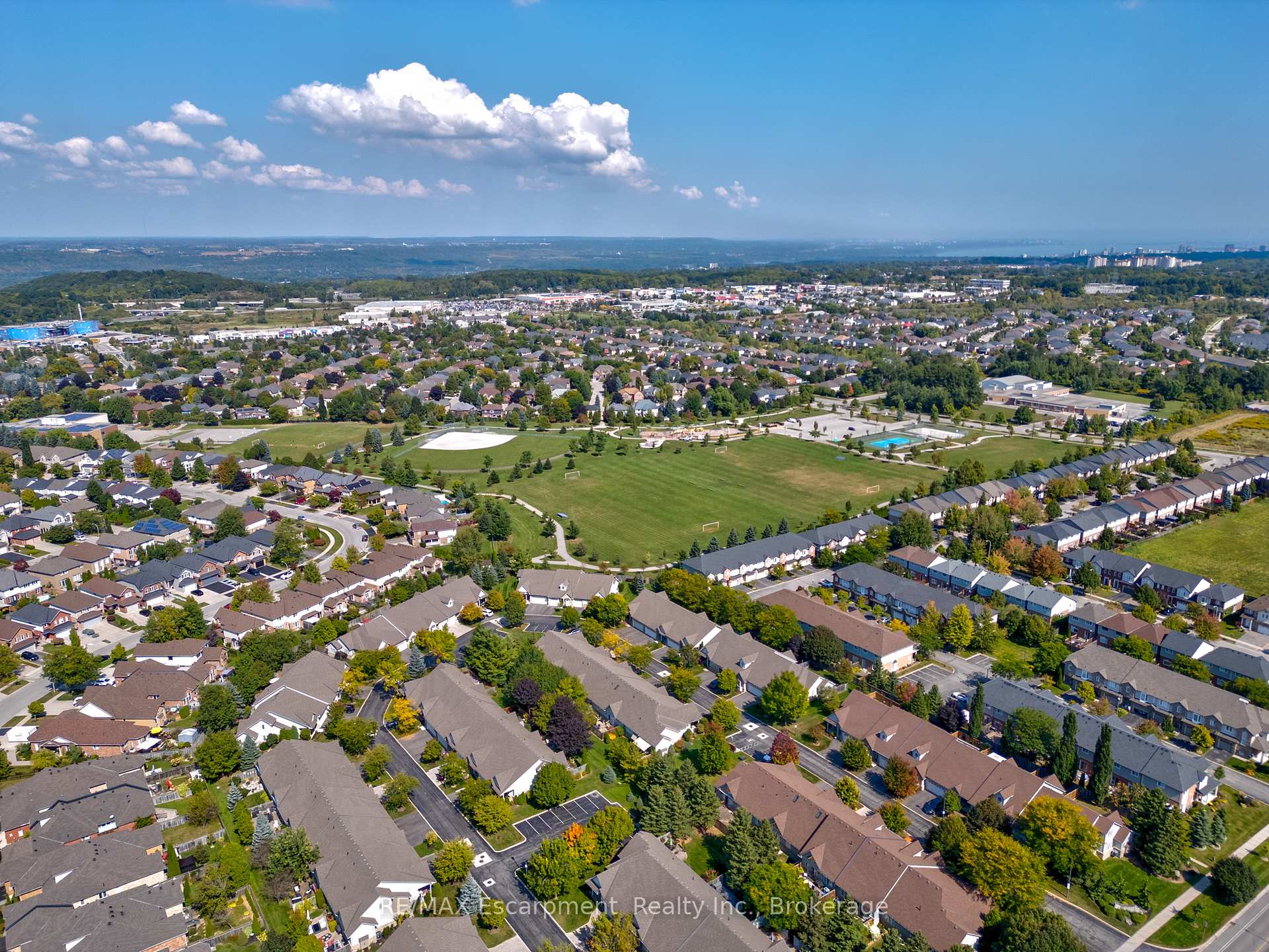 Photo 48 of Unit 18, 212 Stonehenge Drive, Hamilton, Meadowlands — HOMEH