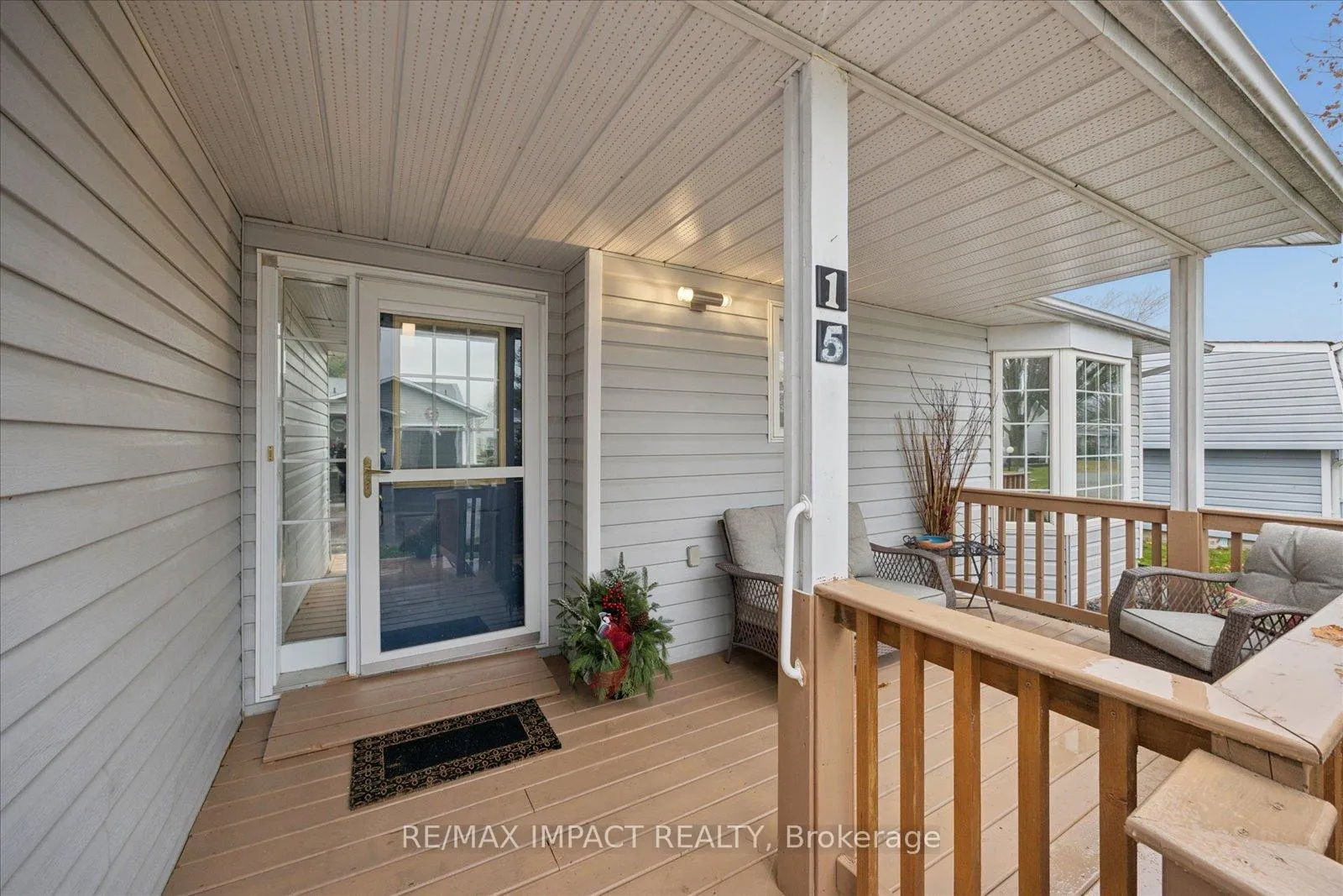 Photo 2 of 15 Fairway Drive, Clarington, Newcastle — HOMEH