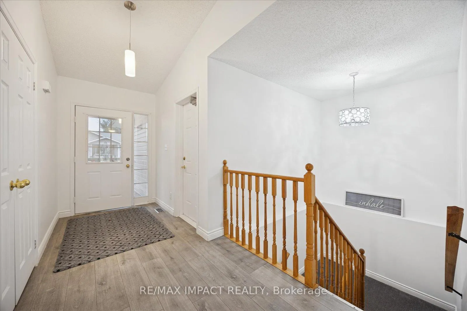 Photo 3 of 15 Fairway Drive, Clarington, Newcastle — HOMEH