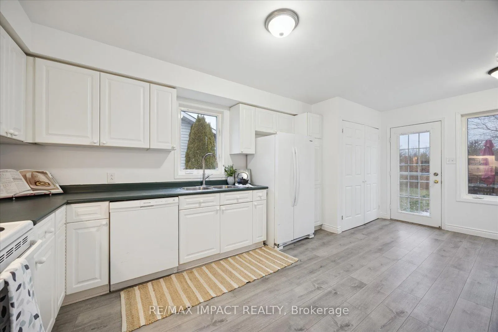 Photo 7 of 15 Fairway Drive, Clarington, Newcastle — HOMEH