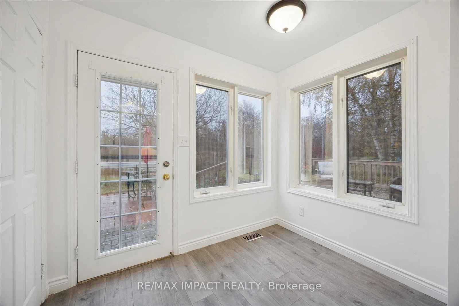 Photo 10 of 15 Fairway Drive, Clarington, Newcastle — HOMEH