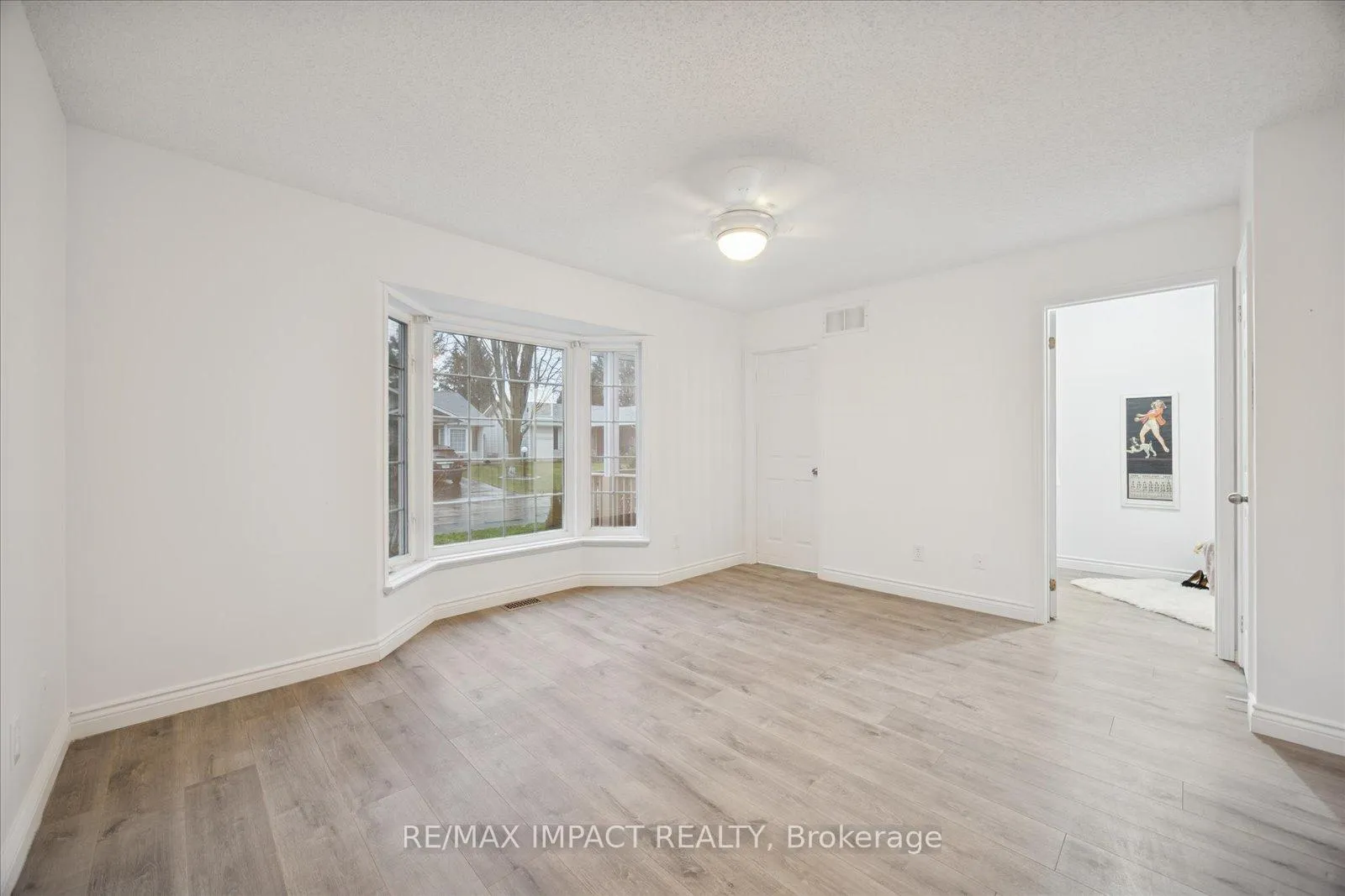 Photo 12 of 15 Fairway Drive, Clarington, Newcastle — HOMEH