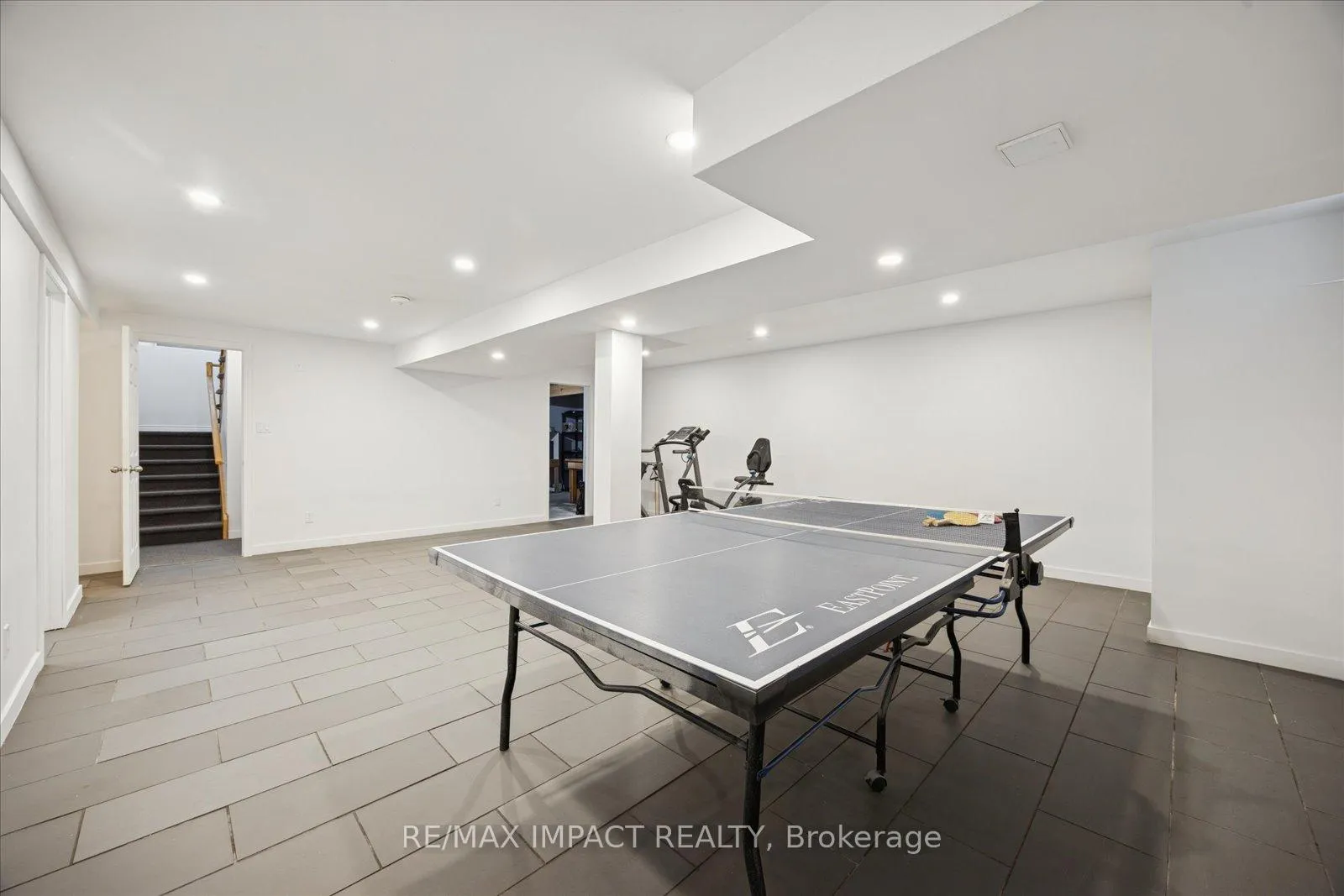 Photo 18 of 15 Fairway Drive, Clarington, Newcastle — HOMEH