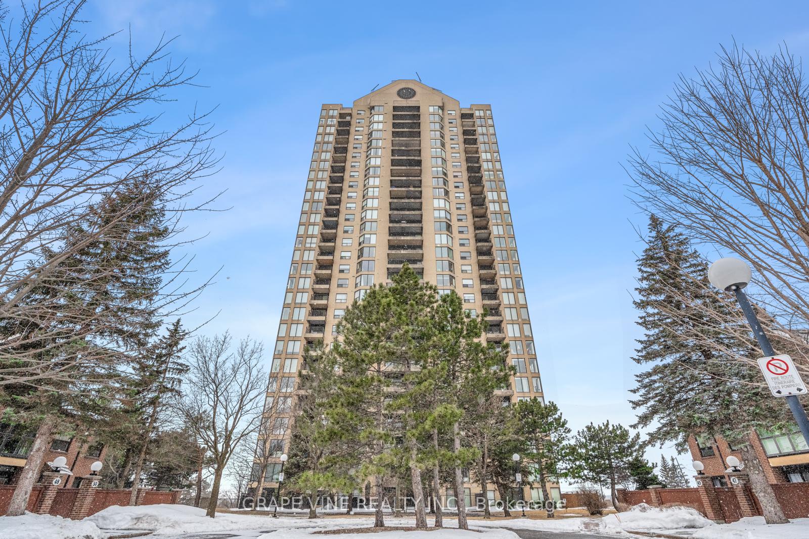 Photo 1 of Unit 206, 545 St Laurent Boulevard, Ottawa, Viscount Alexander Park — HOMEH