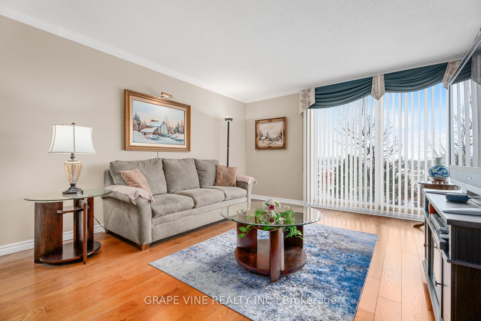 Photo 14 of Unit 206, 545 St Laurent Boulevard, Ottawa, Viscount Alexander Park — HOMEH