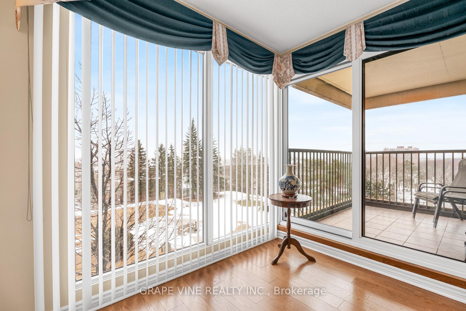 Photo 17 of Unit 206, 545 St Laurent Boulevard, Ottawa, Viscount Alexander Park — HOMEH
