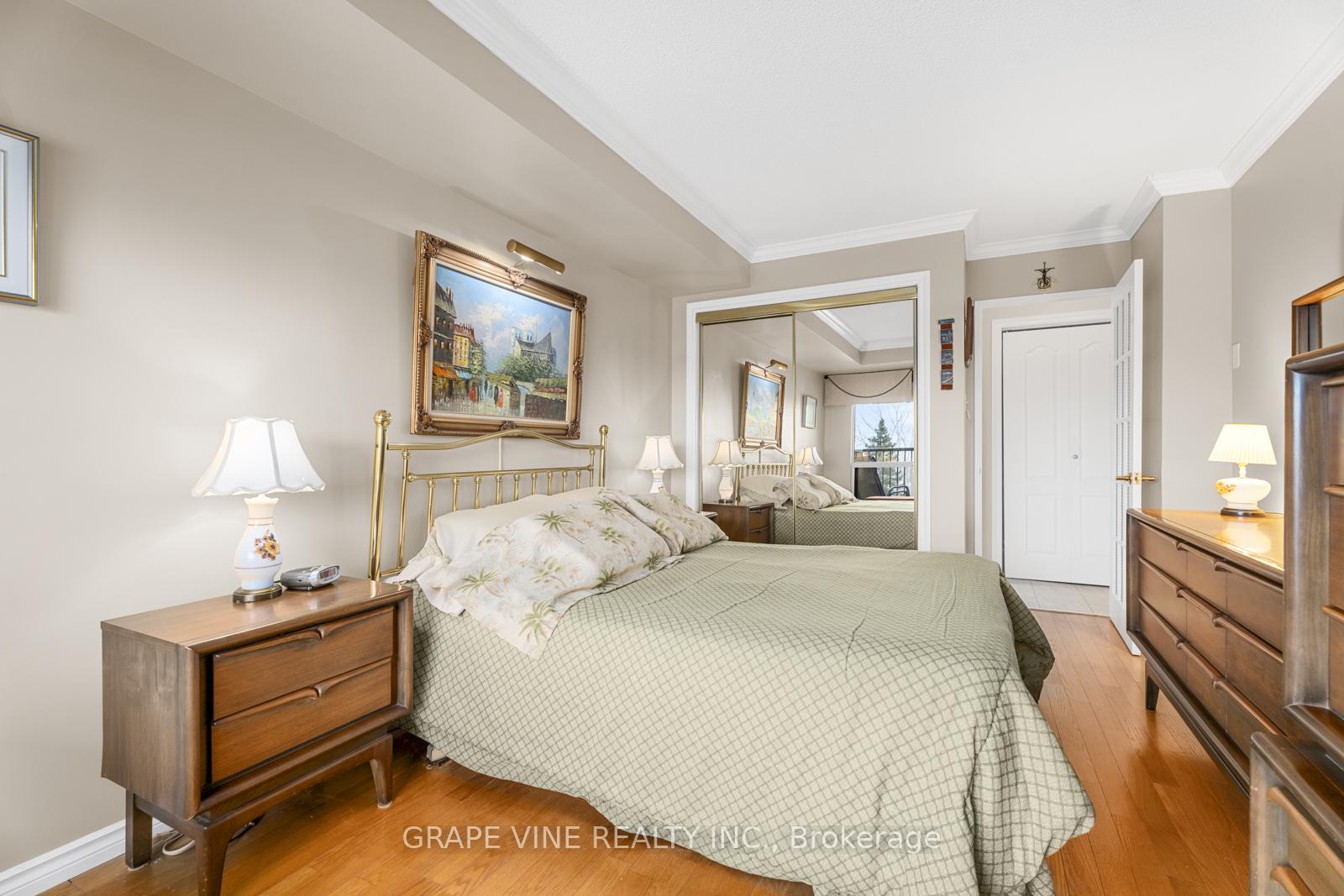 Photo 20 of Unit 206, 545 St Laurent Boulevard, Ottawa, Viscount Alexander Park — HOMEH