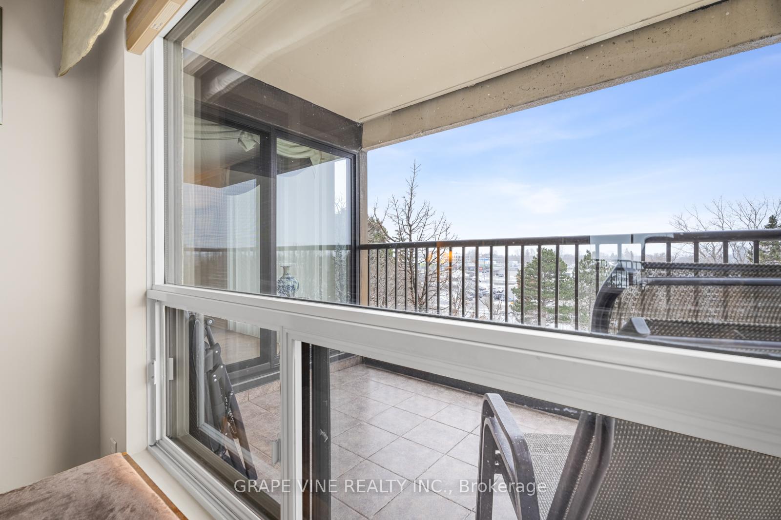 Photo 21 of Unit 206, 545 St Laurent Boulevard, Ottawa, Viscount Alexander Park — HOMEH