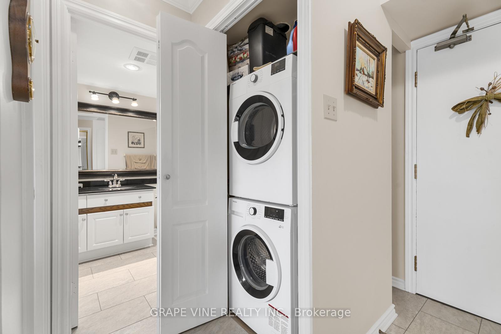 Photo 23 of Unit 206, 545 St Laurent Boulevard, Ottawa, Viscount Alexander Park — HOMEH