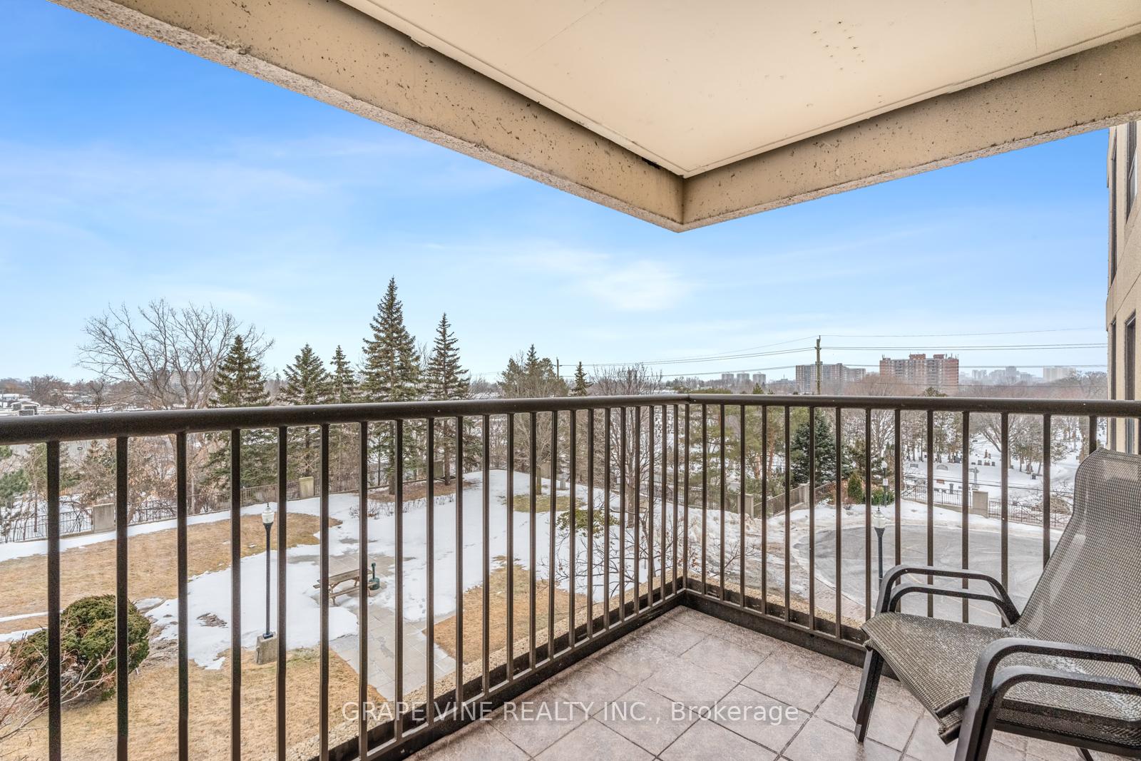Photo 24 of Unit 206, 545 St Laurent Boulevard, Ottawa, Viscount Alexander Park — HOMEH