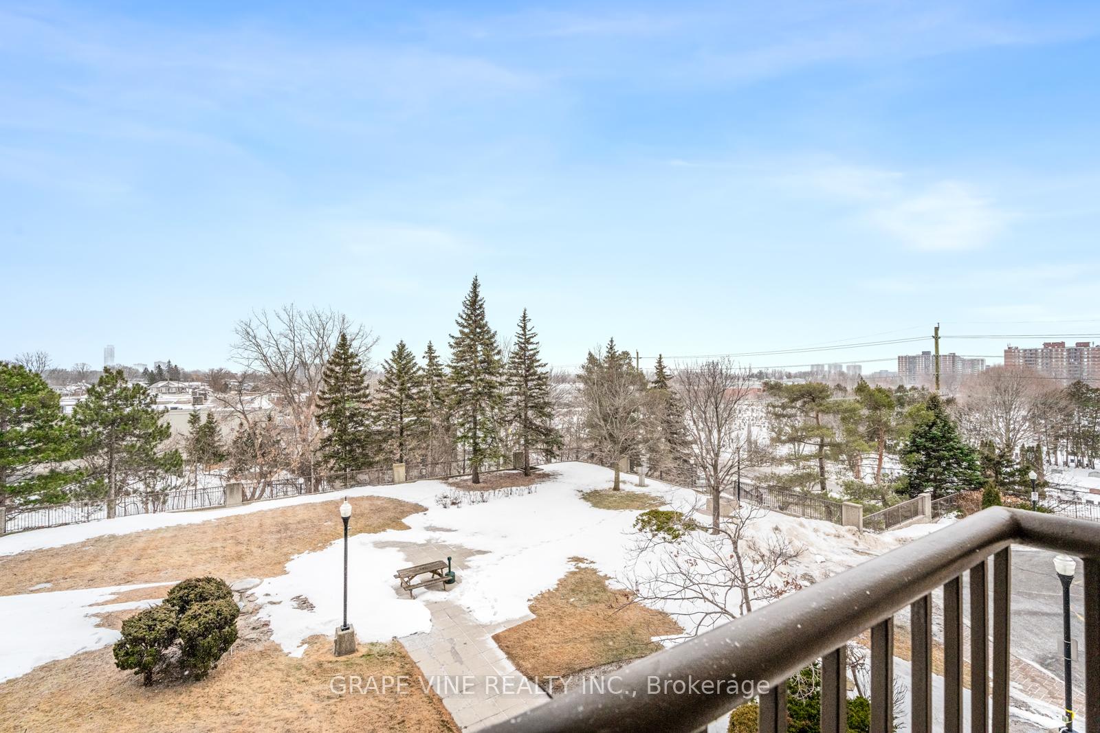 Photo 25 of Unit 206, 545 St Laurent Boulevard, Ottawa, Viscount Alexander Park — HOMEH