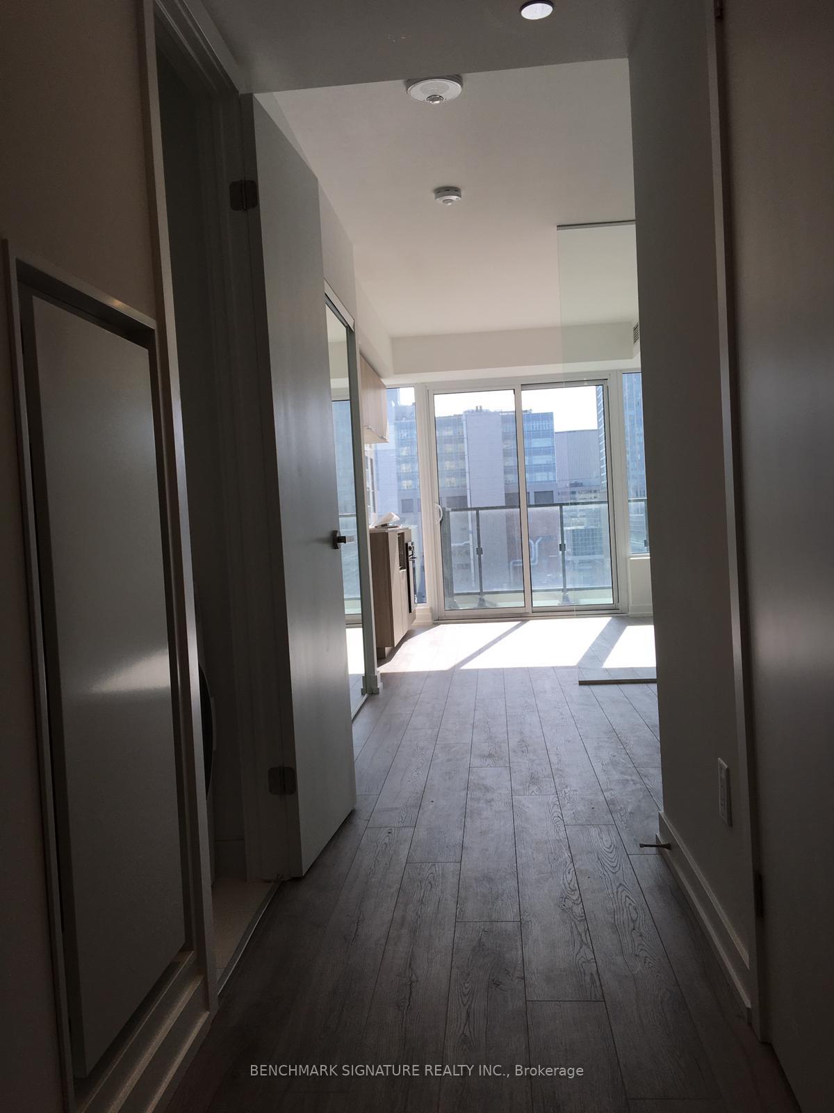 Front of Unit 1815, 77 Shuter Street