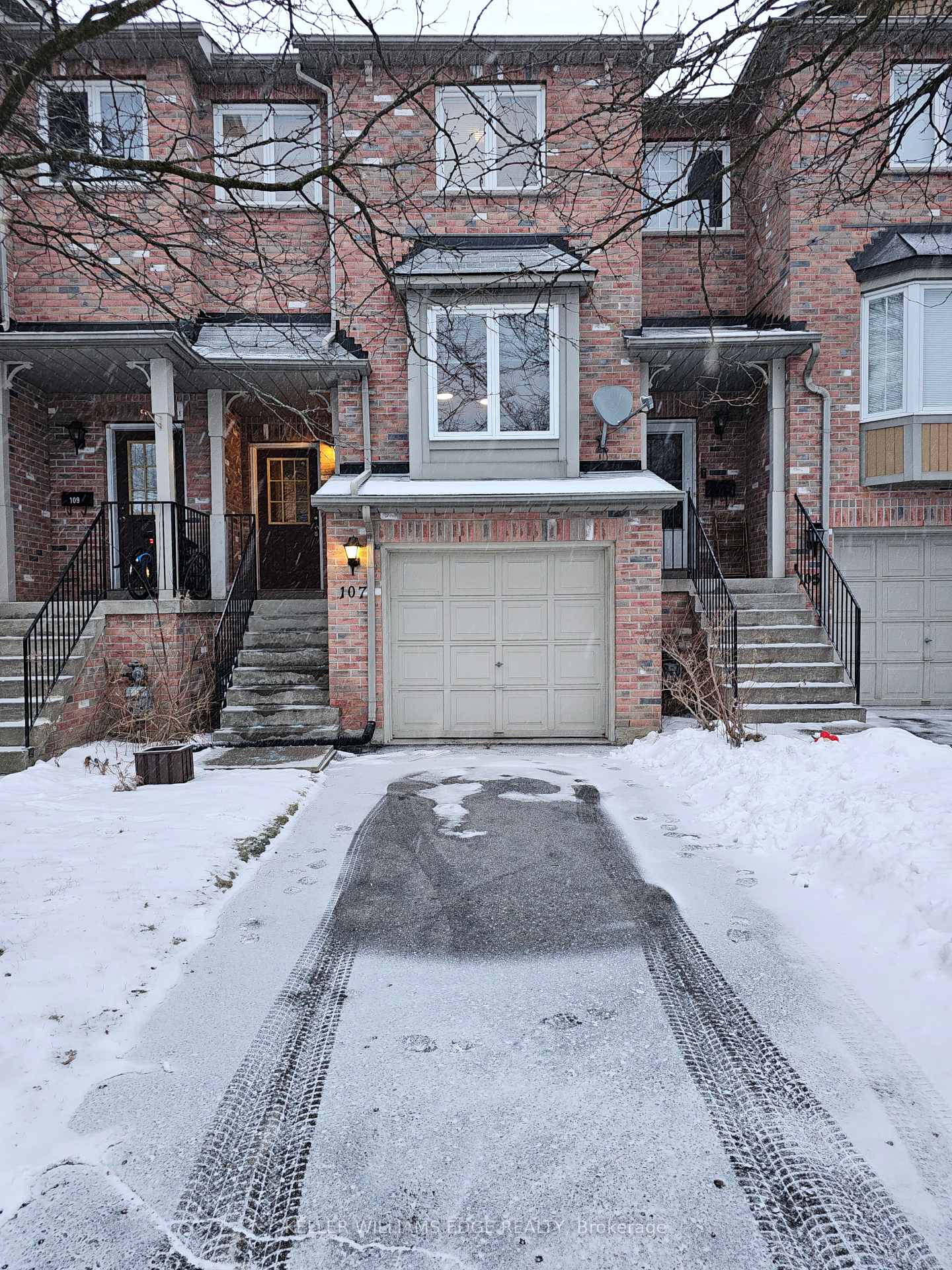 Photo 1 of 107 Rougehaven Way, Markham, Vinegar Hill — HOMEH