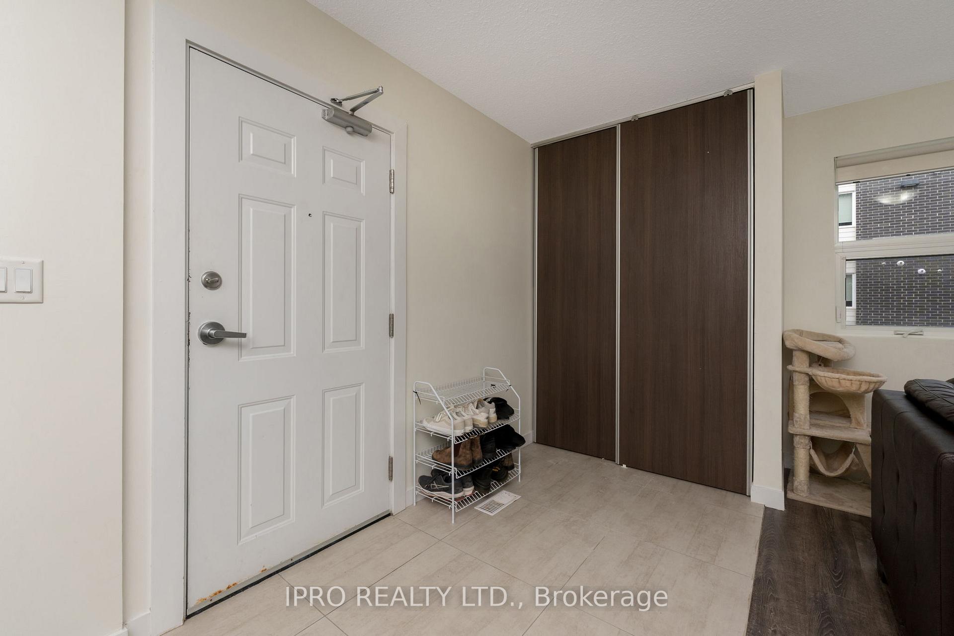 Photo 6 of Unit 117 (level one , unit 17), 338 Albert Street, Waterloo, Lakeshore Village — HOMEH